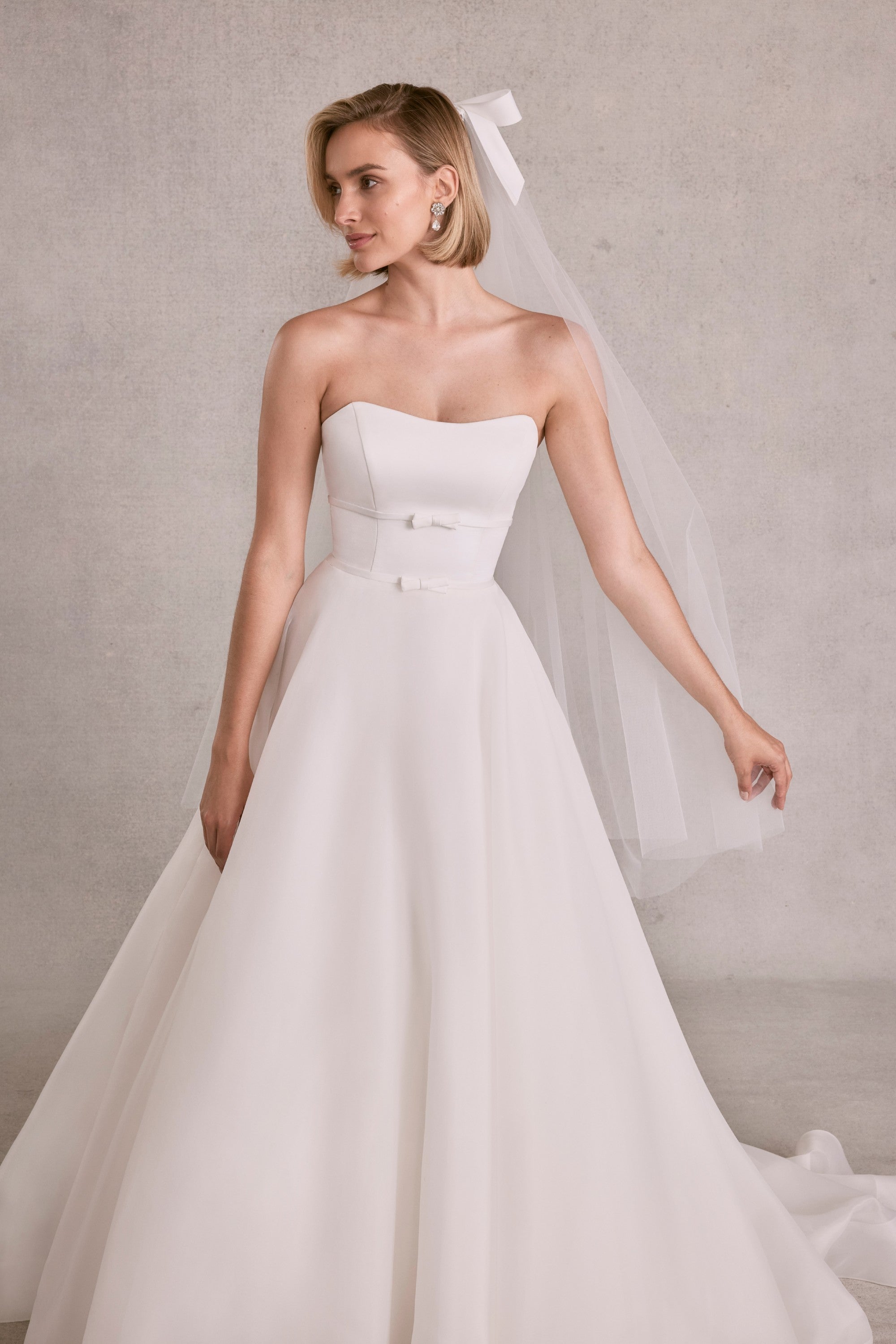Fingertip Length Tulle Veil with Satin Bow Morilee VL1234F_Ivory_0286