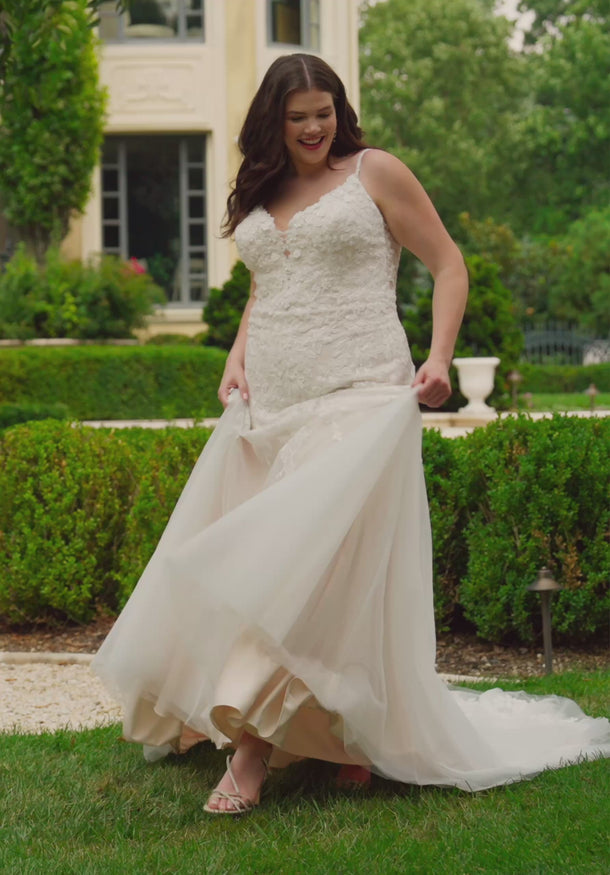 Nicosia Wedding Dress Amore Gowns a3a482a5408b41e1bc677311767e2153.thumbnail.0000000000_610x_9c4f00a0-f1e5-47e0-8b2d-cd0b2fdb3290
