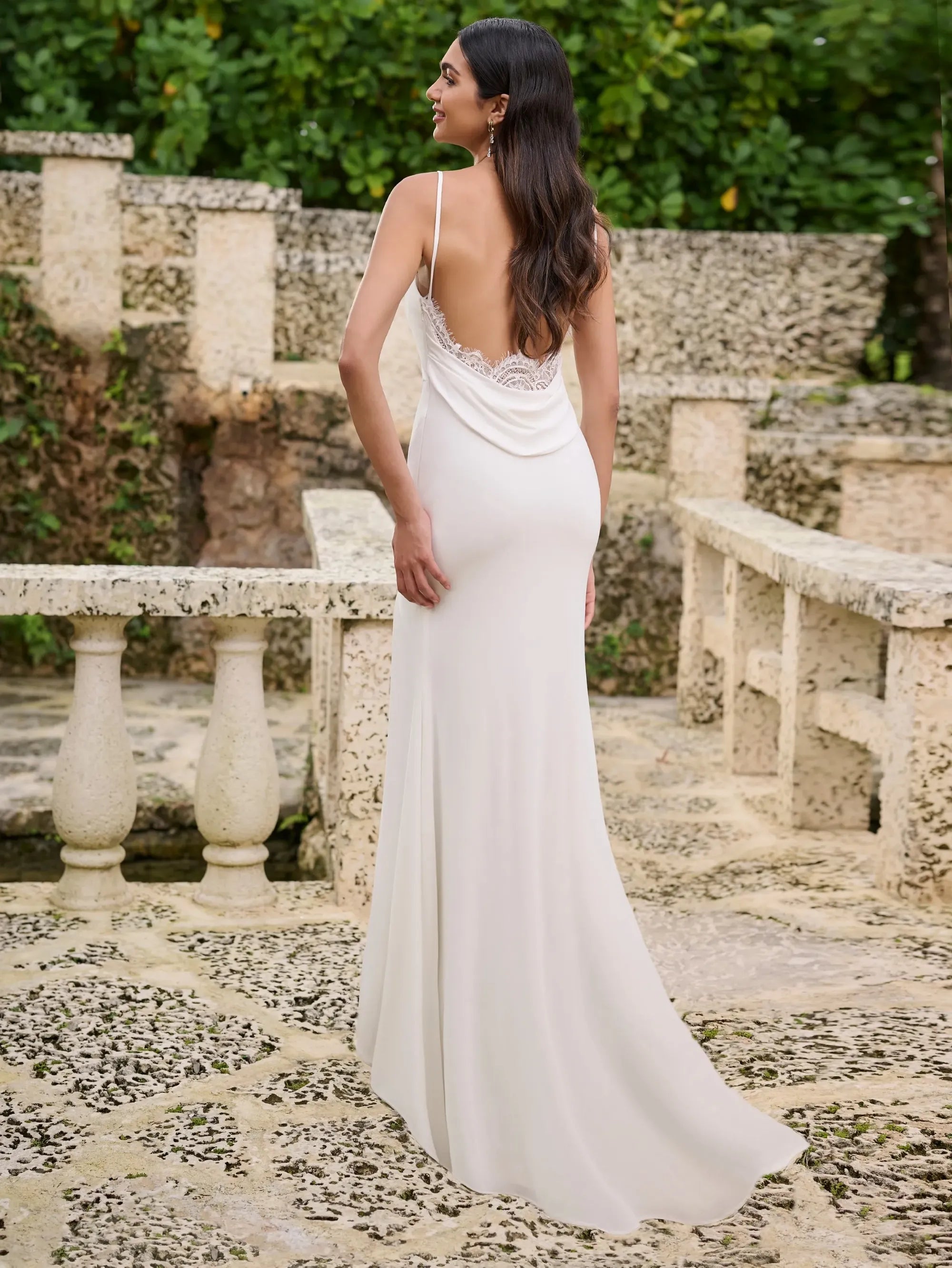 34005 Amore Gowns imageye___-_imgi_13_34005__b.2000