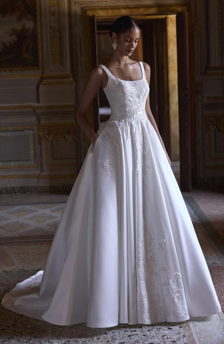 63219 Amore Gowns imgi_100_63219-10315_02133_1728x_8066a136-5032-4b20-ad29-2d8842975344