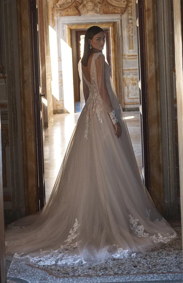 63229 Amore Gowns imgi_100_63229_02656_2048x_3dfeb347-fec0-427f-8b27-3d2cc99f76ba
