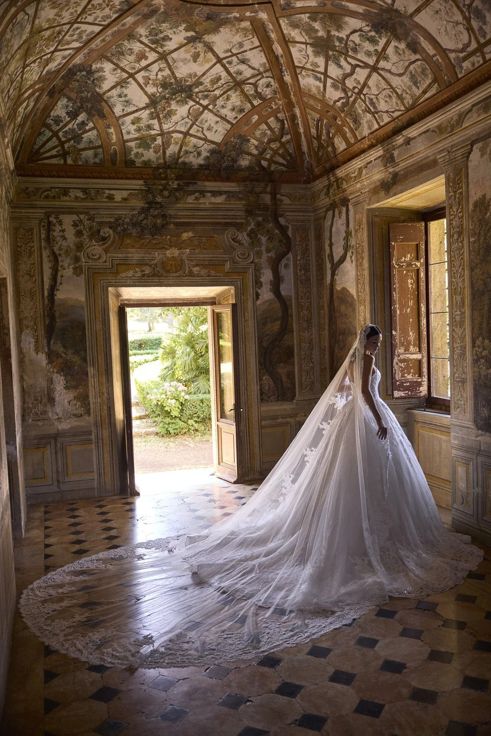 10326 Amore Gowns imgi_101_63236-10326_01476_2048x_62a1f577-dcd9-4506-83af-761d55bb7834
