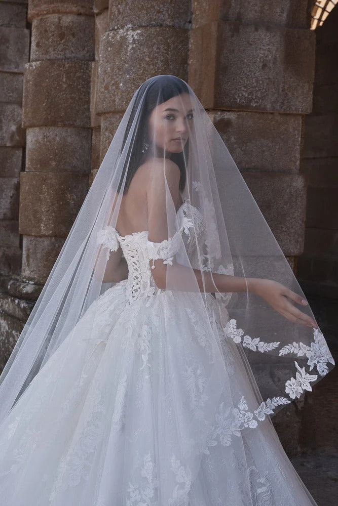 10306 Veil Amore Gowns imgi_106_63204-10306-10307_00164_2048x_3bd21ed1-7b76-4791-a31f-c64ded176530