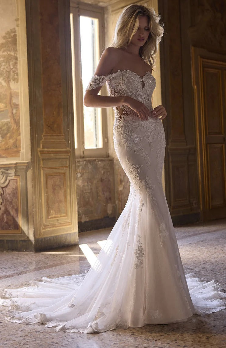 63233 Amore Gowns imgi_107_63233-10327_02722_2048x_2a8f7982-3e4f-4cec-975f-0ae1f591a32b