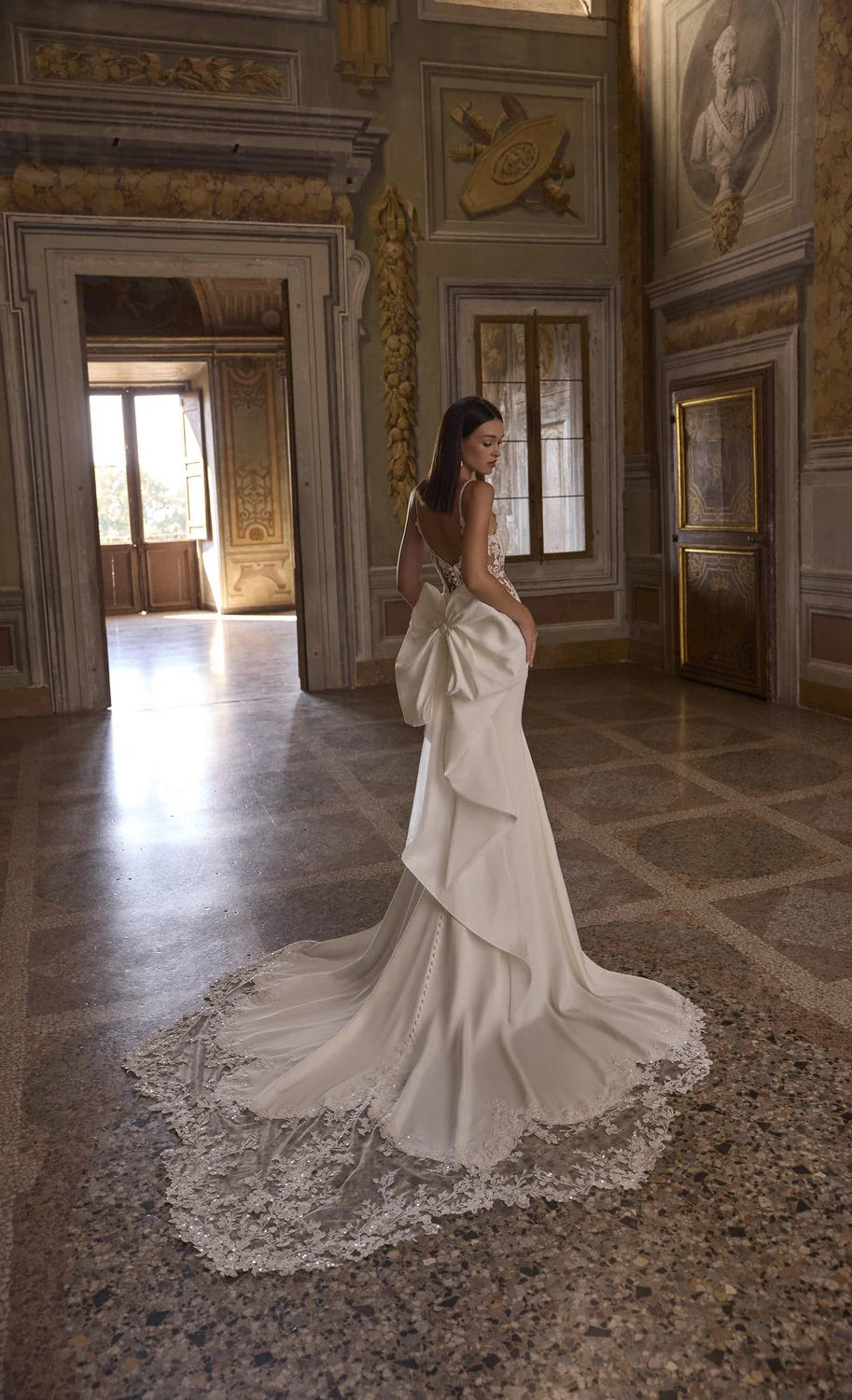63262 Amore Gowns imgi_107_63262-10337_03011_1512x_4e30b0e2-05f5-4936-a026-f0437f983bae