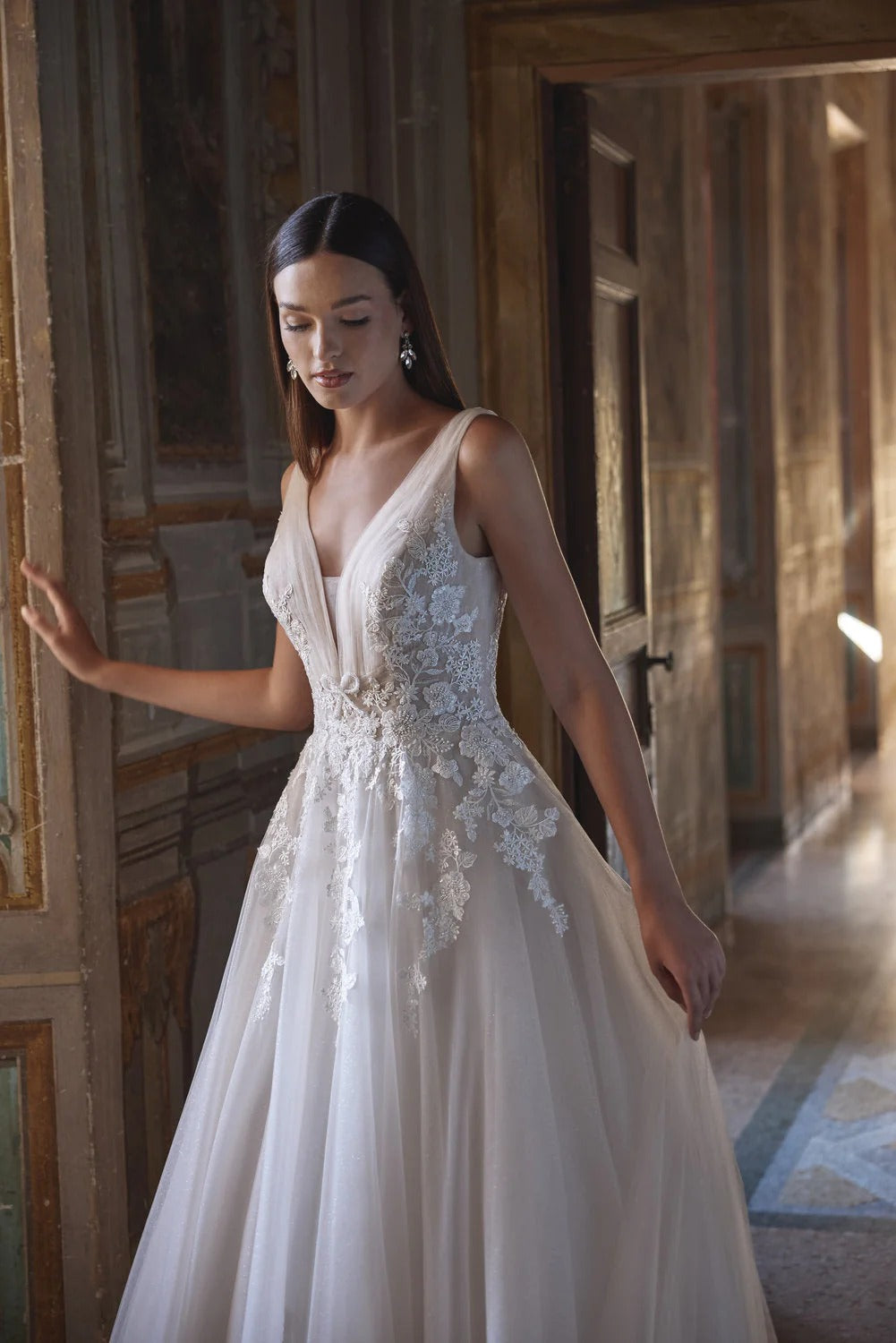 63229 Amore Gowns imgi_109_63229_02687_2048x_29e4290e-a672-43fd-9ccb-f055c3912326