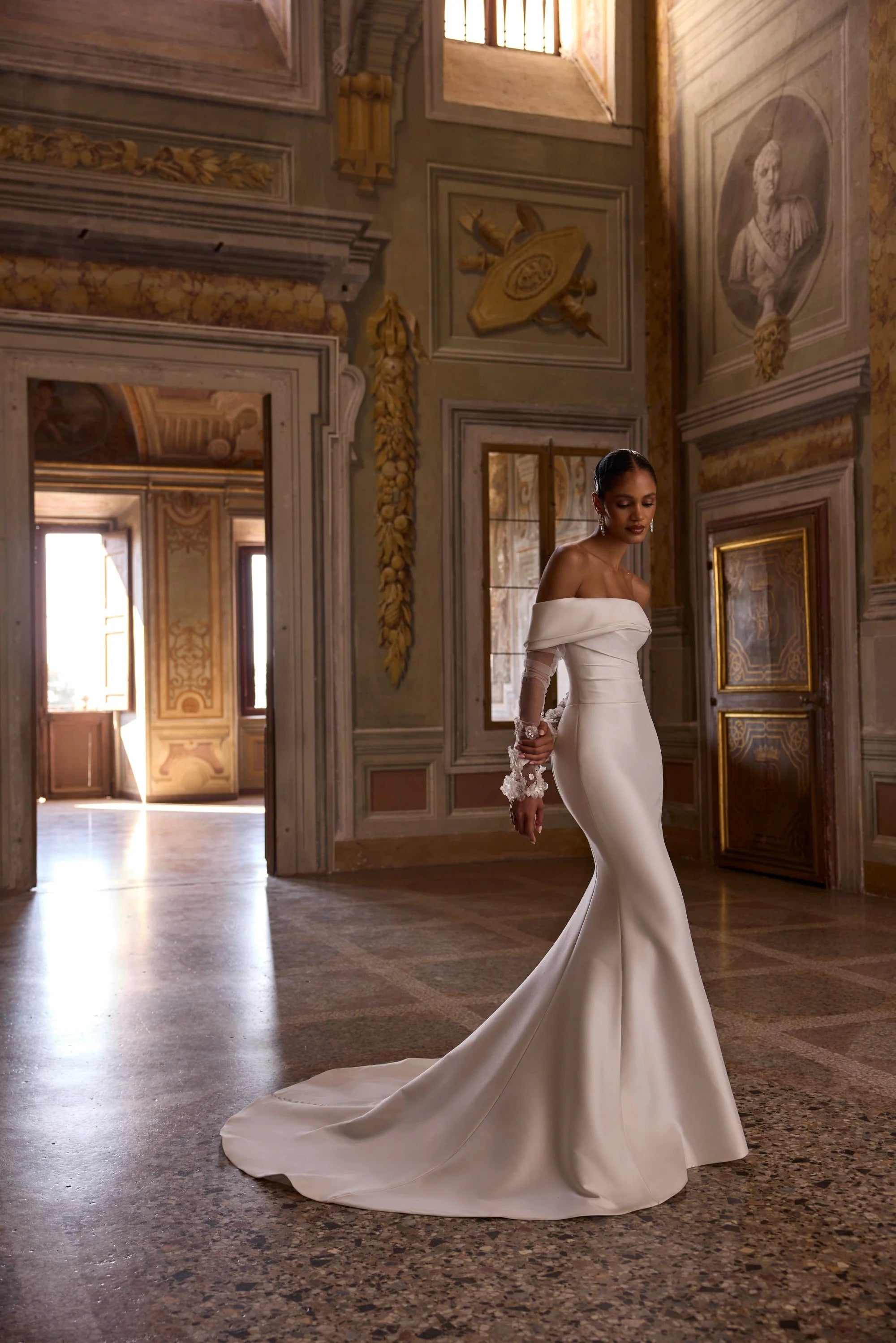 63259 Amore Gowns imgi_109_63259_03103_2048x_8177b655-4a3e-4a61-acd3-0d076c463461