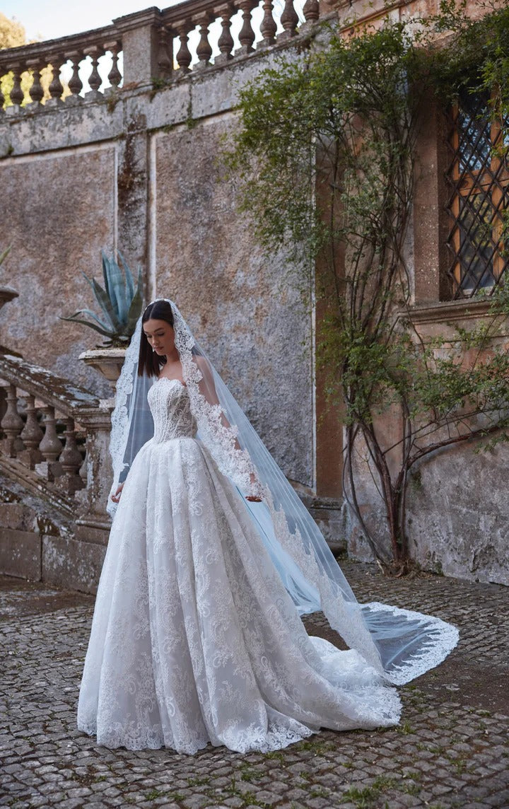 63231A Amore Gowns imgi_111_63231-10331_03196_720x_b621e668-093b-4e45-9e9d-6150f574d128