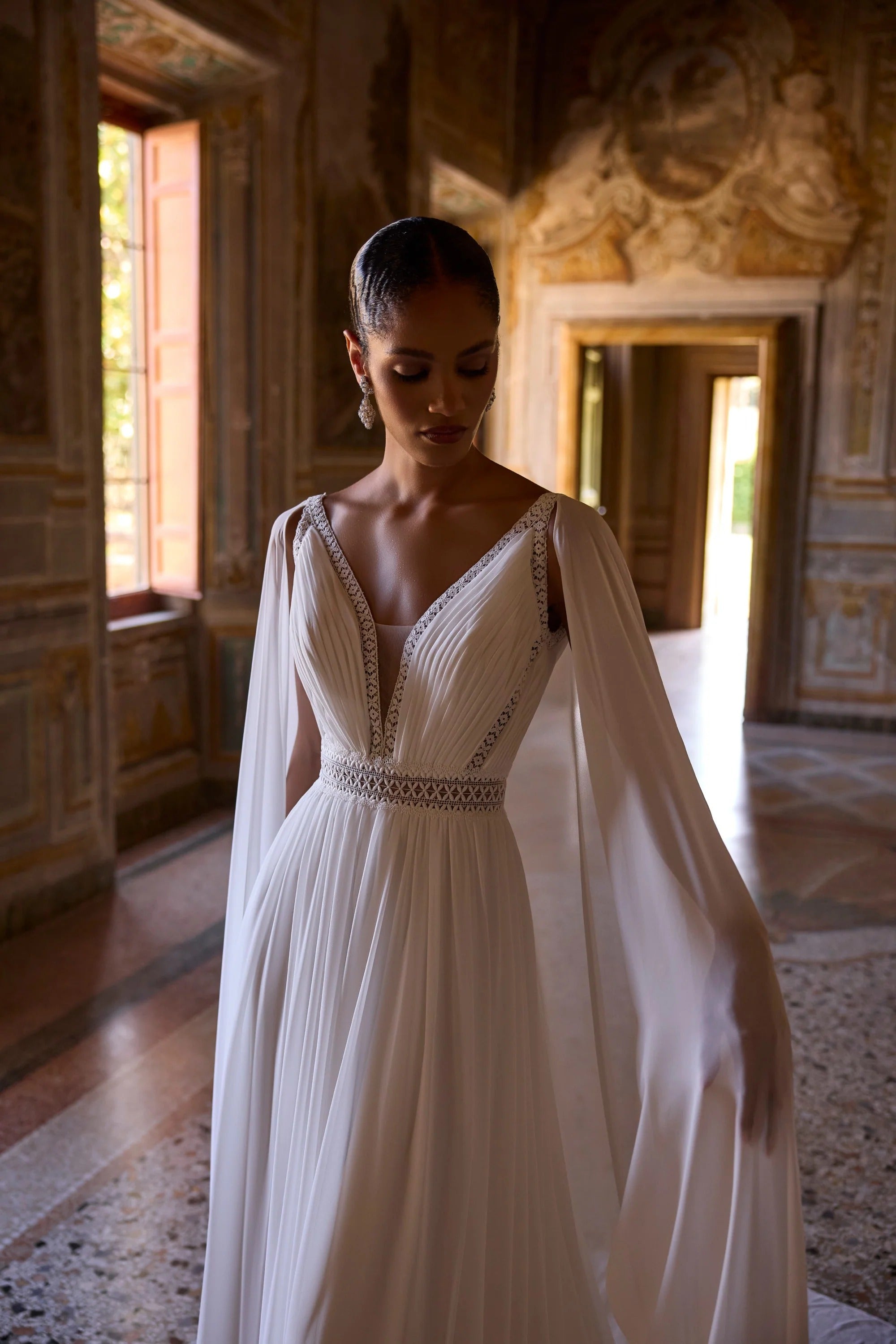 63258 Amore Gowns imgi_115_63258_00583_2048x_3371b272-154f-41c8-ae35-940d611d50ba