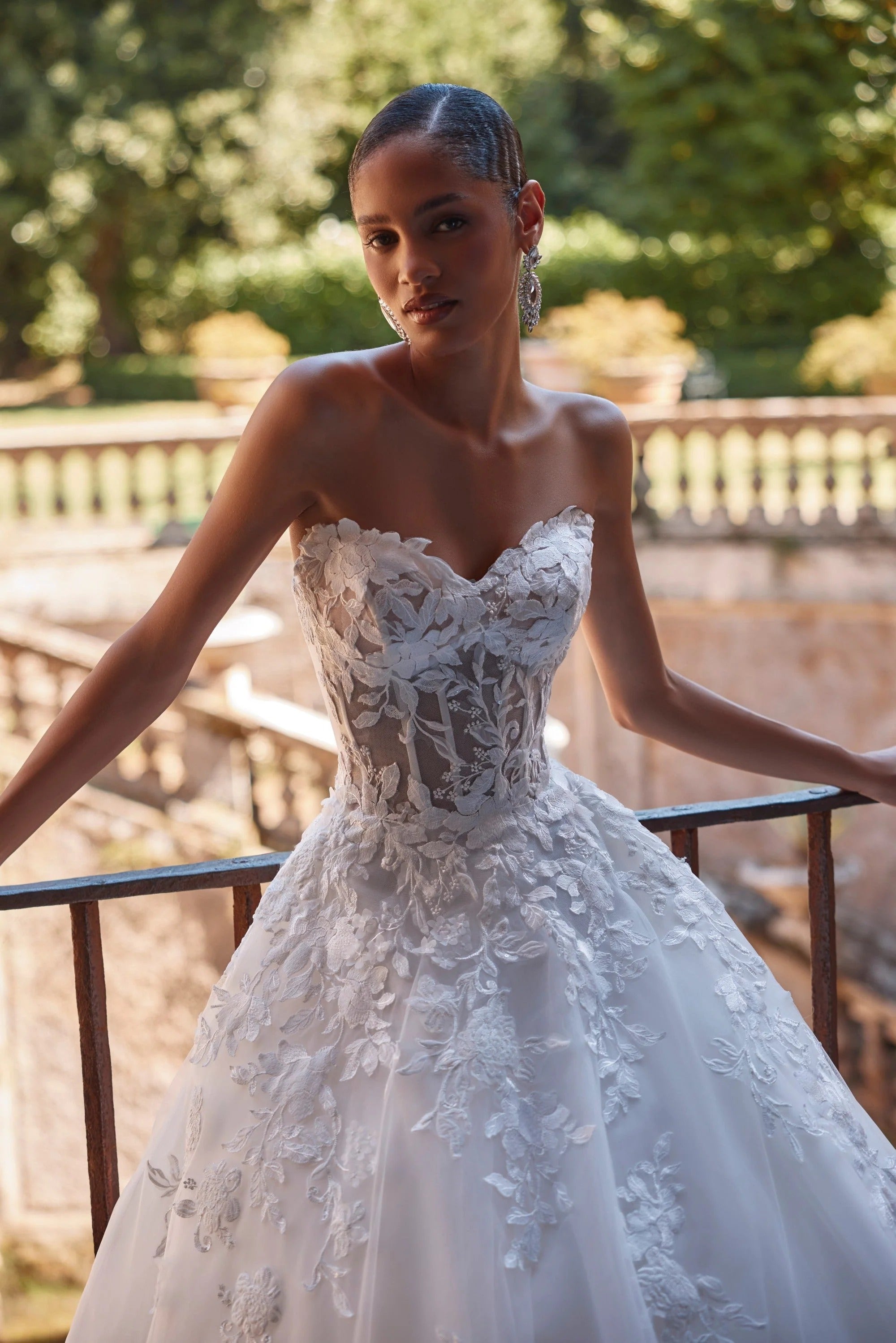 63218 Amore Gowns imgi_118_63218-10313-10312_01948_2048x_732c2c8a-feee-4a3d-a197-97ee57c3c7da