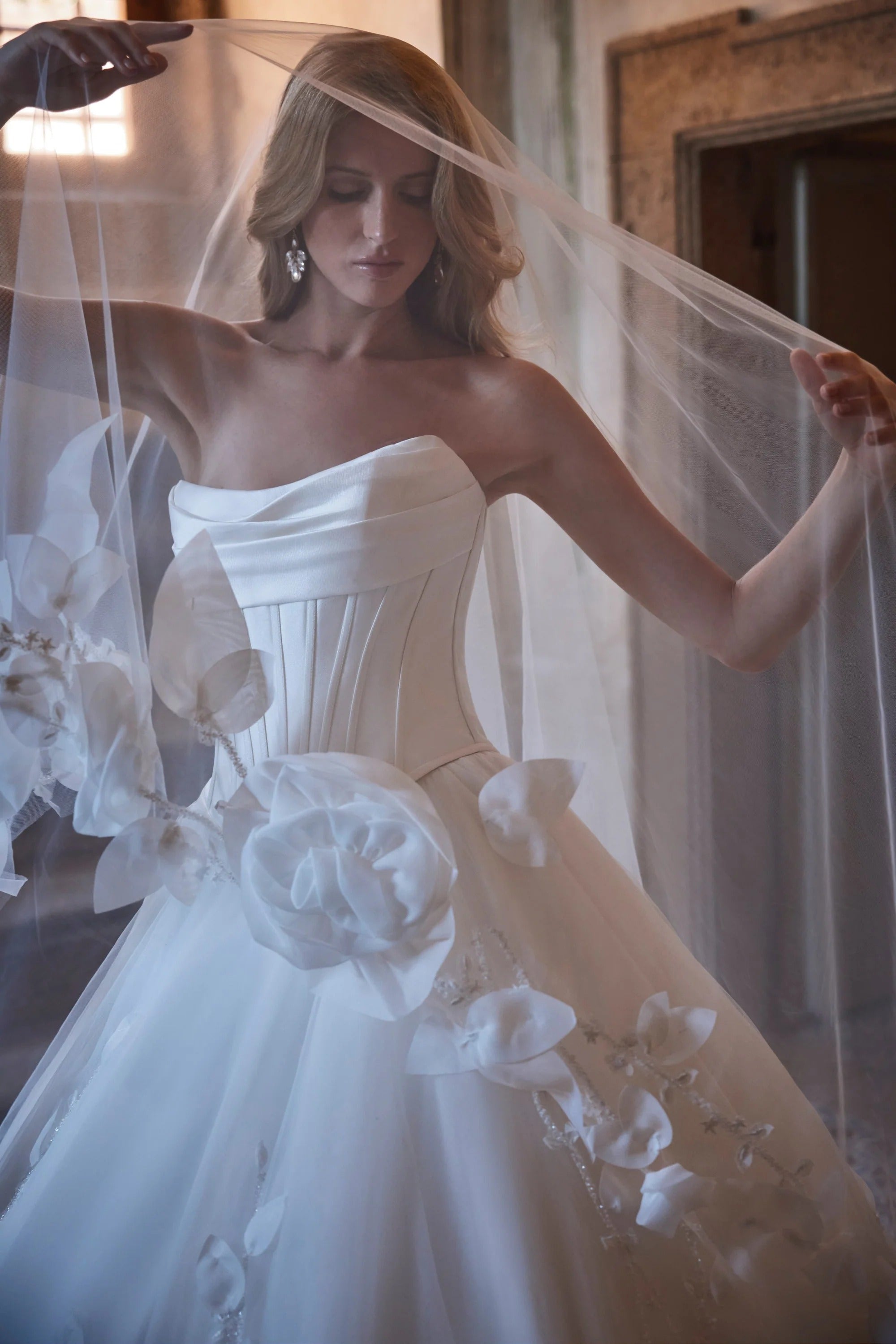 Anais Bodice Amore Gowns imgi_125_63212-63210-10311_00738_2048x_d9f6352e-830f-4a84-a95c-71f4a27acecc