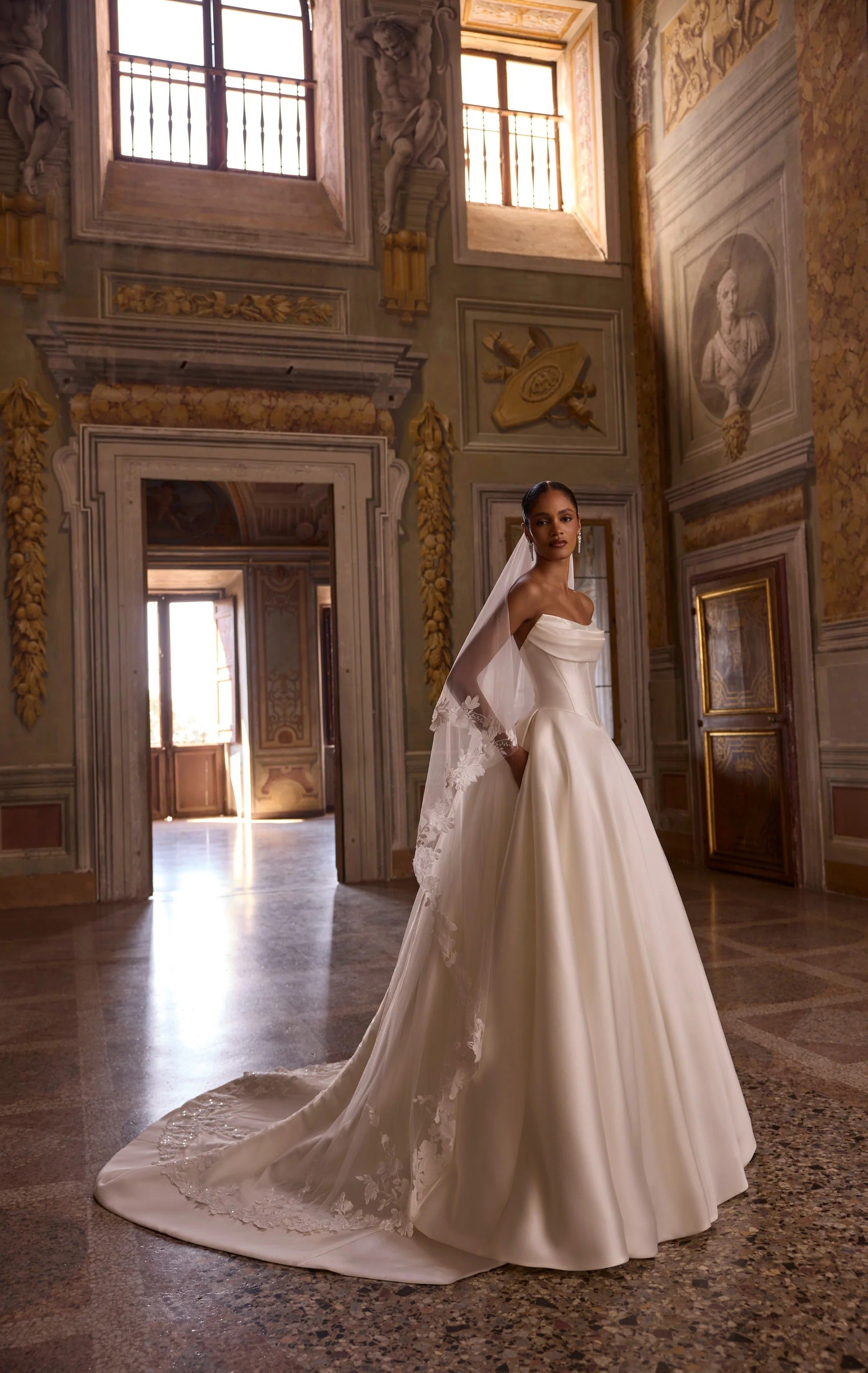 63234 Amore Gowns imgi_125_63234_02712_2048x_e63aeb48-93b5-4a67-892f-4fea60caf123