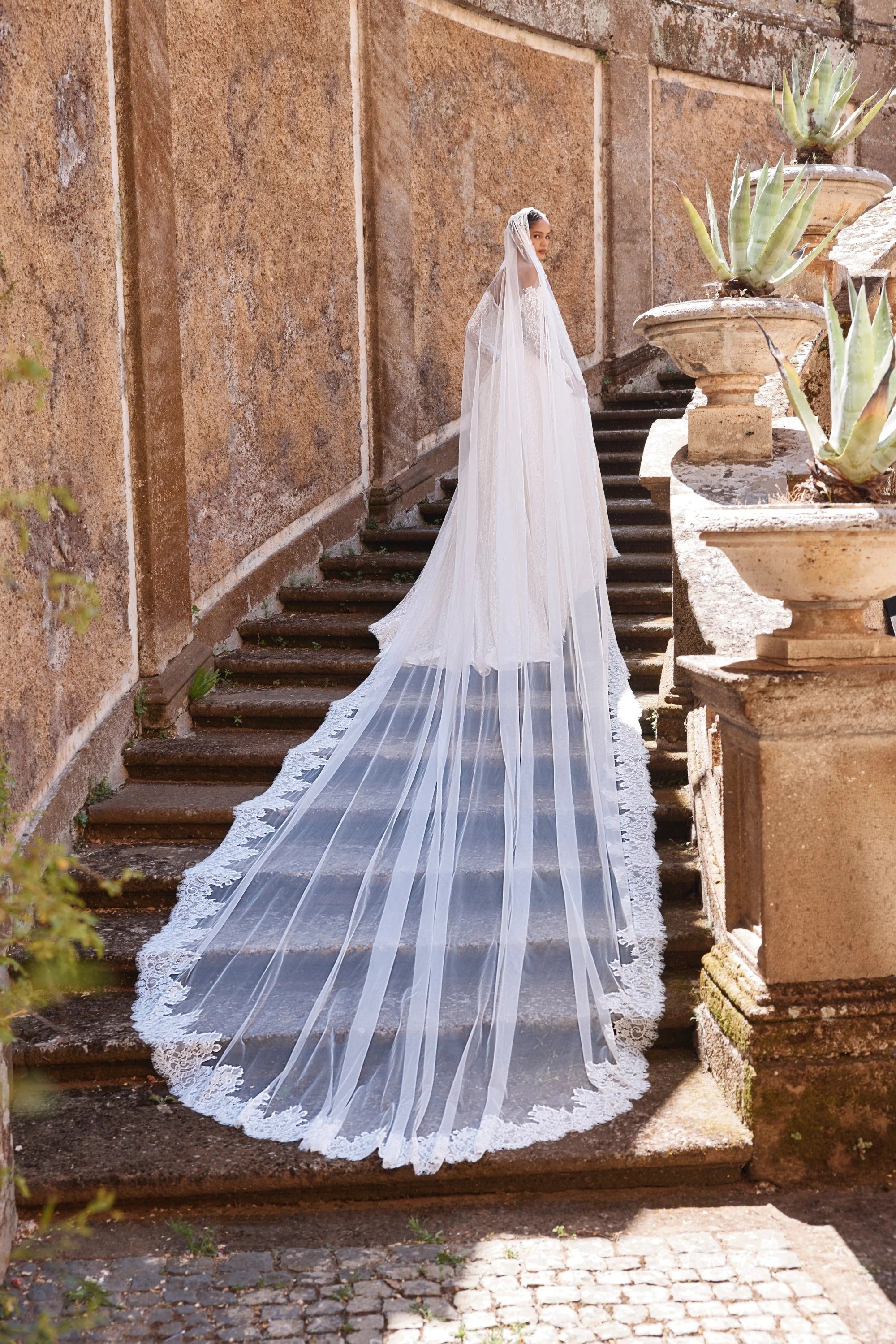 63225 Amore Gowns imgi_134_63225-10314_00451_2048x_7bf872ef-1a43-4a8e-8d05-6afb216d69a9