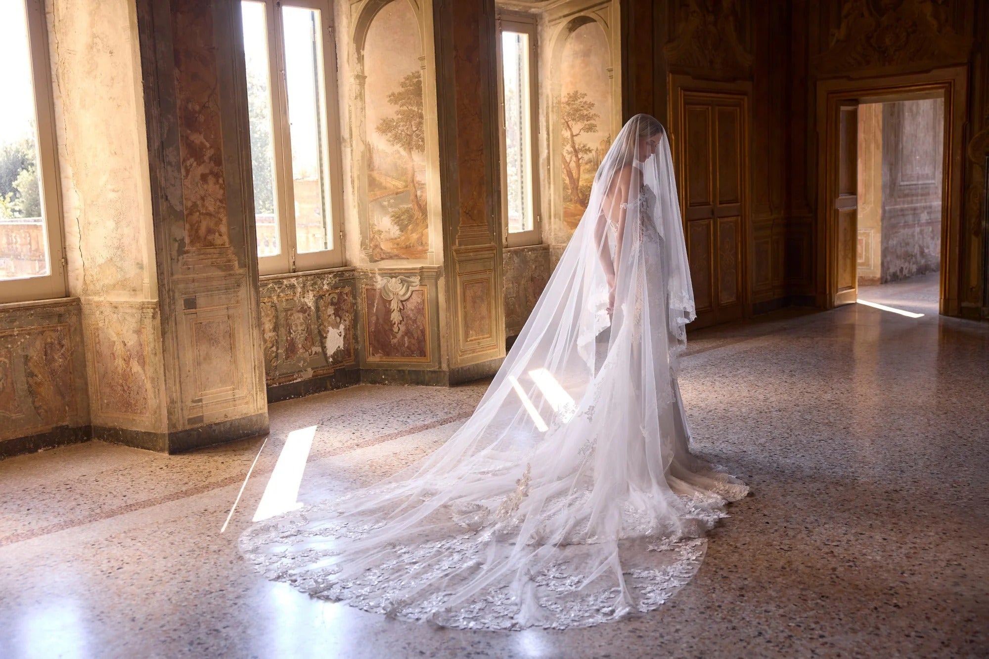 63233 Amore Gowns imgi_143_63233-10327_02878_2048x_e919ae87-f39c-49b6-9aac-7642e04796e9