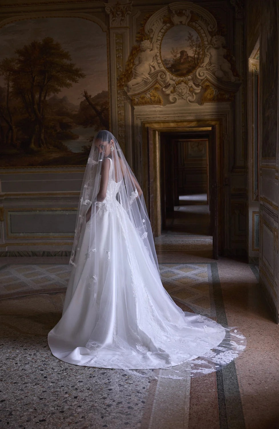 63219 Amore Gowns imgi_155_63219-10315_02202_2048x_b134f18b-2337-4249-aec2-210f14bf916f
