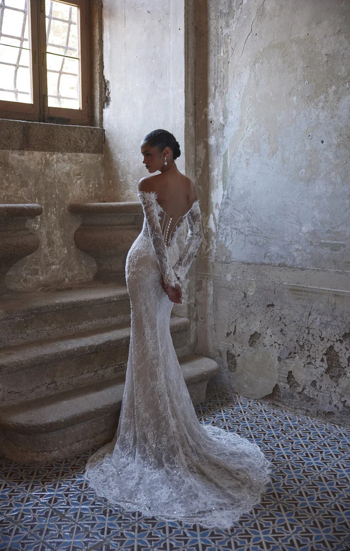 63236A Amore Gowns imgi_228_63237-10319_01279_720x_ed390acd-28ec-41c7-a0dd-15e48b1ee050