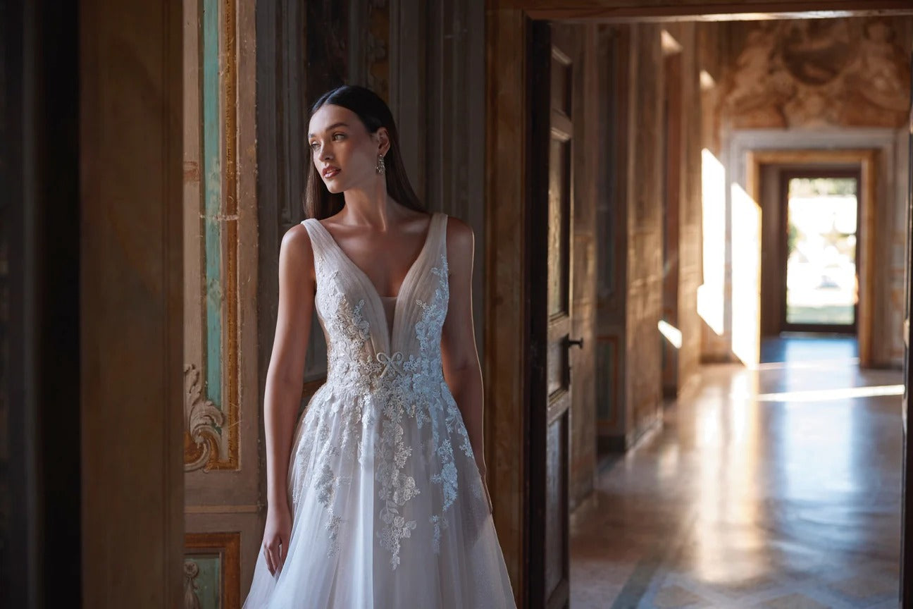 63229 Amore Gowns imgi_52_63229_02706_1296x_4f23ea36-de8c-446c-8650-6bee423f991d