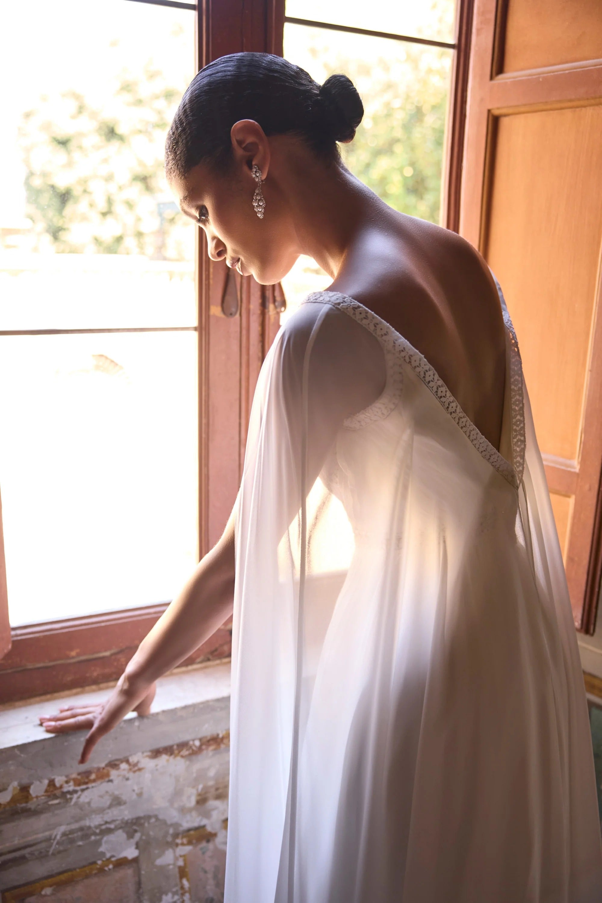 63258 Amore Gowns imgi_53_63258_00628_2048x_44c56abe-d000-42c3-b2b1-d893f78c404b