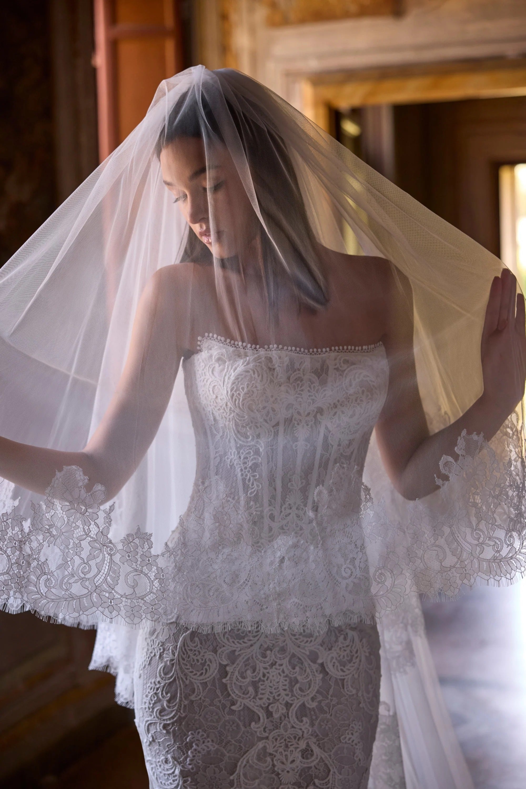 63266 Amore Gowns imgi_55_63266-10320-10343_00963_2048x_13e4e583-d95e-41aa-aa2b-c13195cd17cd