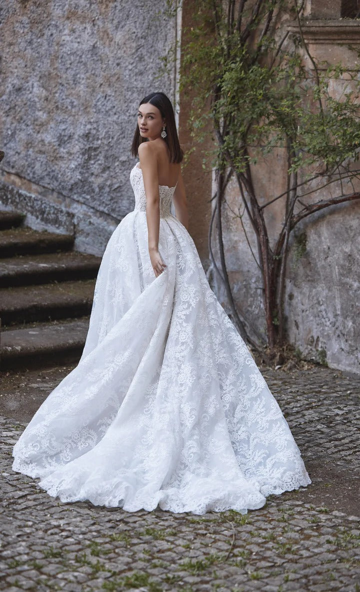 63231A Amore Gowns imgi_56_63231-10331_03074_720x_b5776464-1b47-44da-a193-6e037777f63e