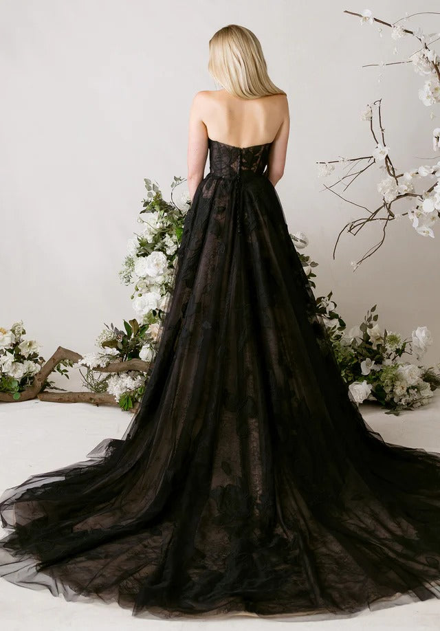 1010006 Amore Gowns imgi_74_product_img_1010006_gallery_img_8_640x_crop_center_17836aa1-d332-4412-91bb-a7d9b9947c31