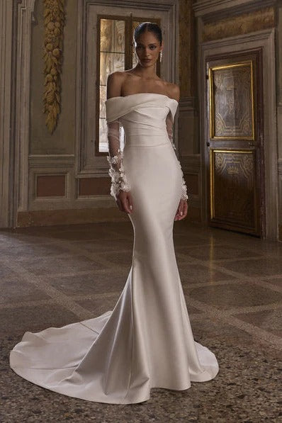 63259 Amore Gowns imgi_81_63259_03134_1728x_2dd66a81-d4c4-464a-a124-a826b3485ff4
