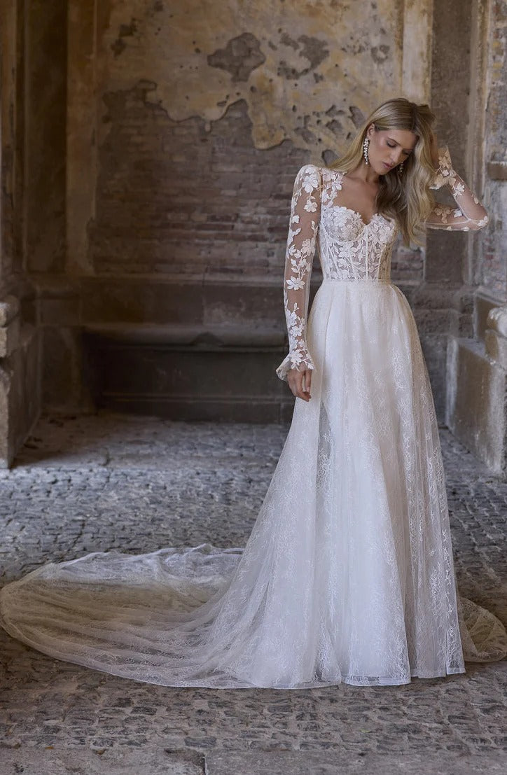 63217 Amore Gowns imgi_92_63216-63217_01192_2048x_31260237-0ef5-4dbc-b168-402d8df58019