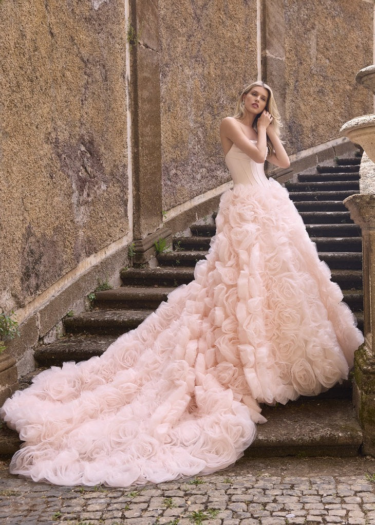 63279 Amore Gowns imgi_92_63279_00941_1512x_fba3d1f0-549c-4ba7-8d8e-2a2bd7d39ad1
