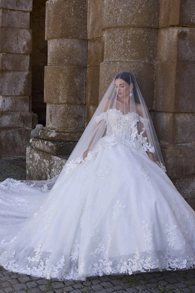 10306 Veil Amore Gowns imgi_97_63204-10306-10307_00224_2048x_29736e04-342f-4dee-821a-5a8351000643