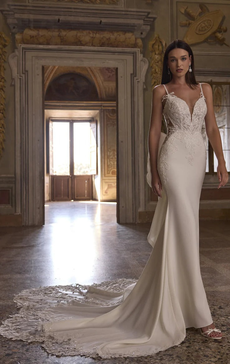 63262 Amore Gowns imgi_99_63262-10337_03047_1728x_4a0aba3f-7738-4da2-b9ef-75ca48a6f4e5