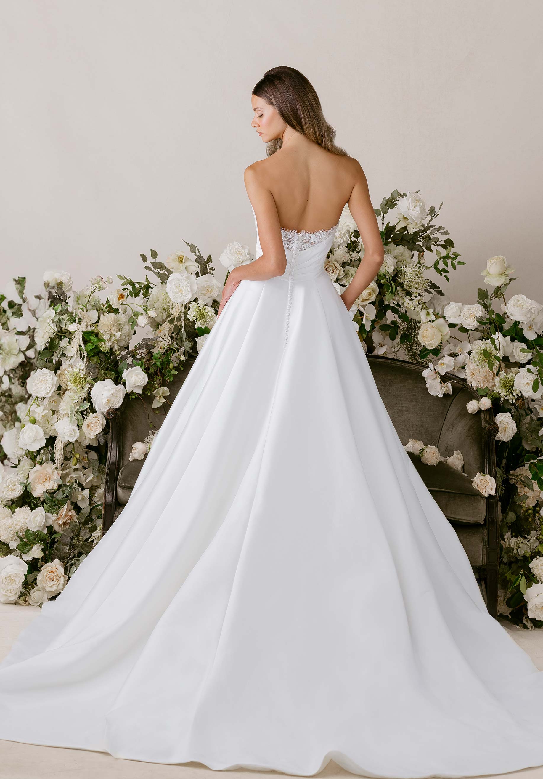 1010001 Amore Gowns product_img_1010001_gallery_img_3_bc4903cf-40c0-4d52-8f26-17a98bac7349