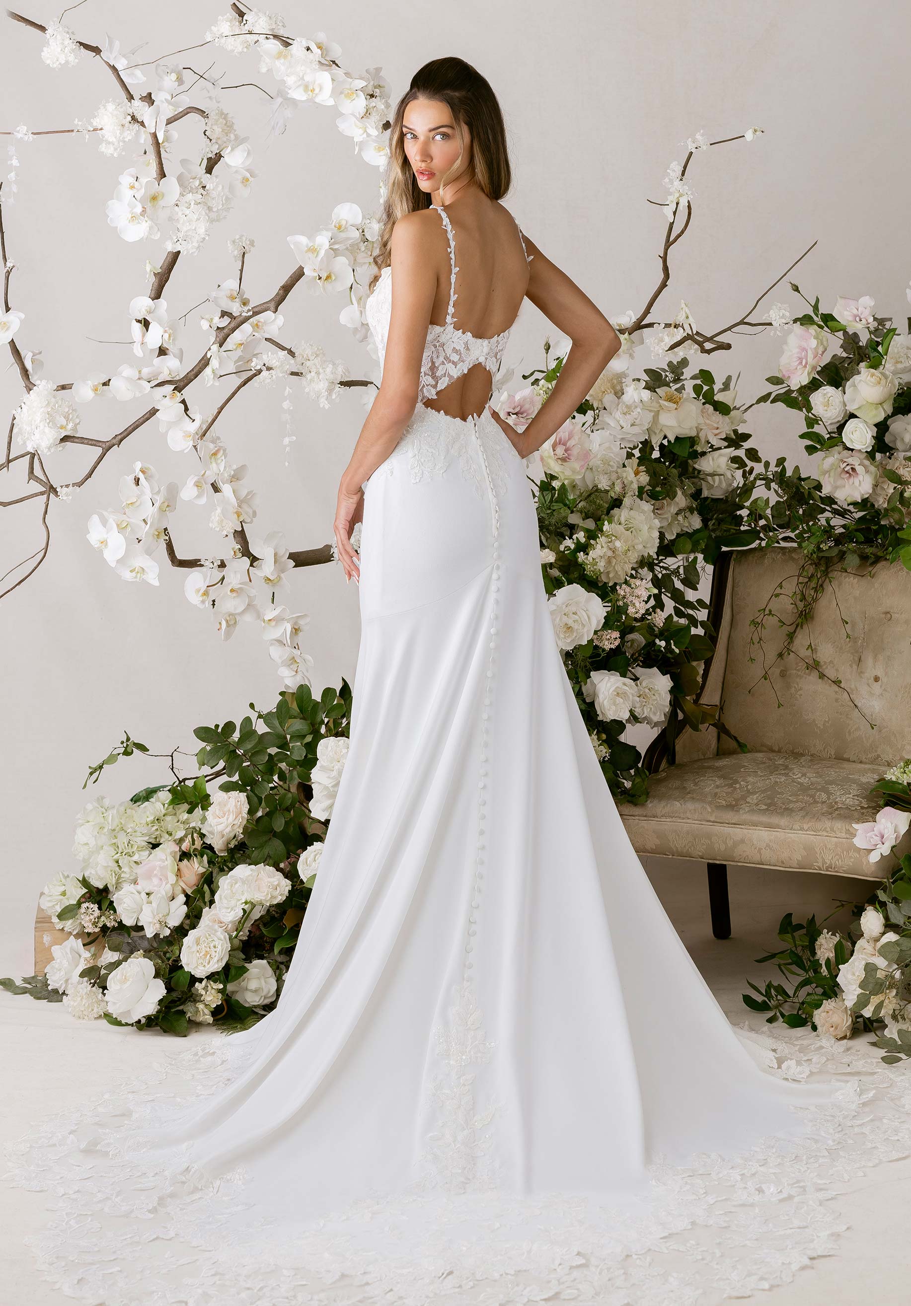 1010002 Amore Gowns product_img_1010002_gallery_img_3_822b4c00-ce03-4797-a203-5faa9633e37d