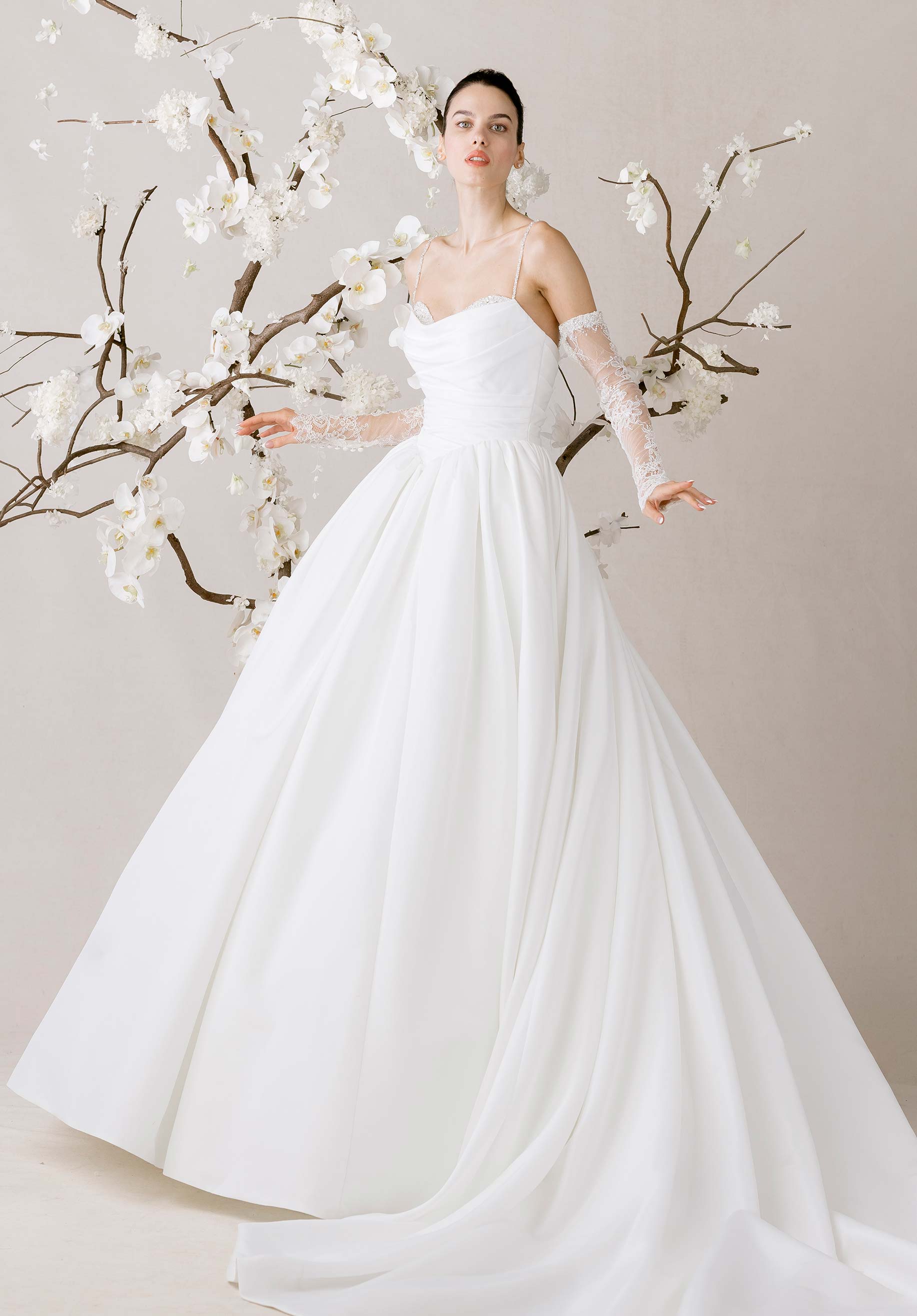 1010003 Amore Gowns product_img_1010003_gallery_img_2_c87280a8-d2c0-48da-ae7d-c11ec20a5b1f