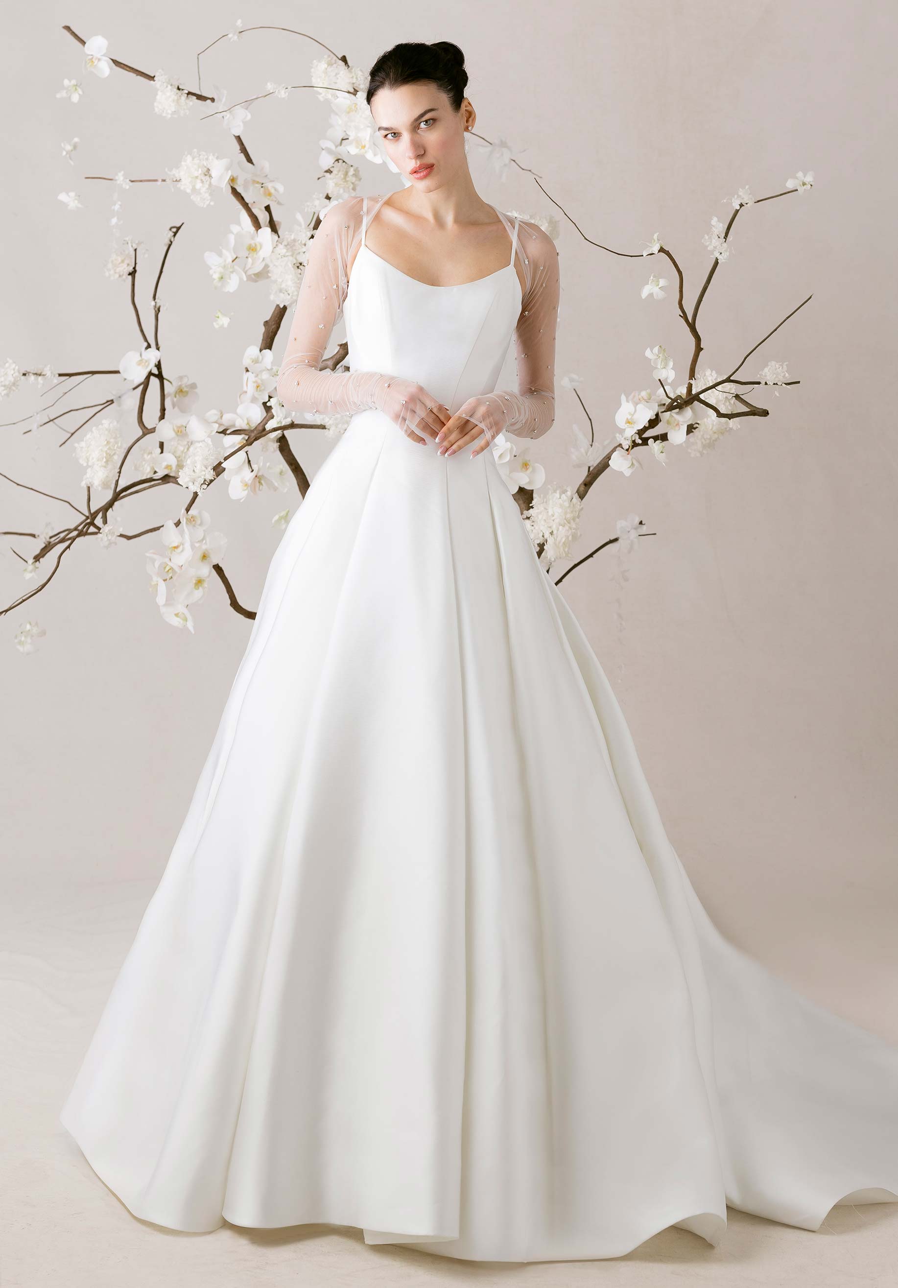 1010005 Amore Gowns product_img_1010005_feature_img_9cf07872-307a-43cb-b8e9-4899495dcb82