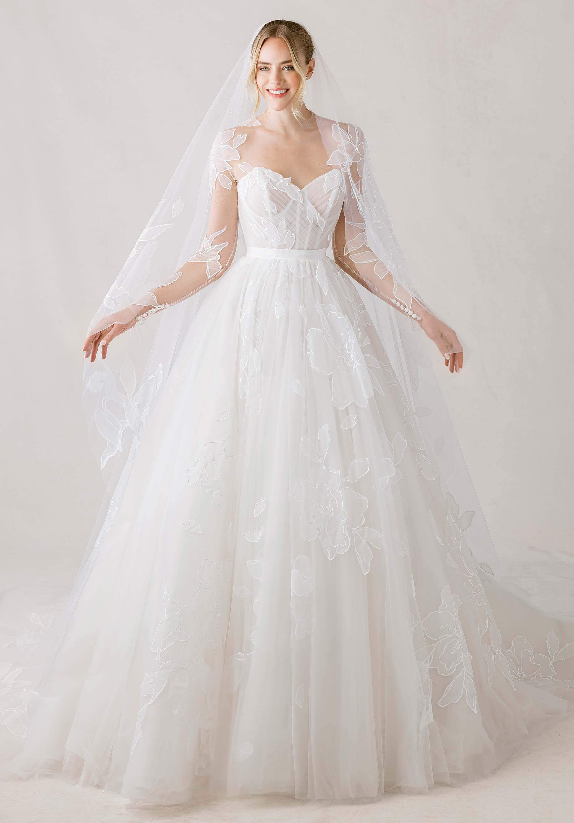 1010007 Amore Gowns product_img_1010007_feature_img_9fd0eda4-177c-4cb1-95b3-25b95d4e0a79