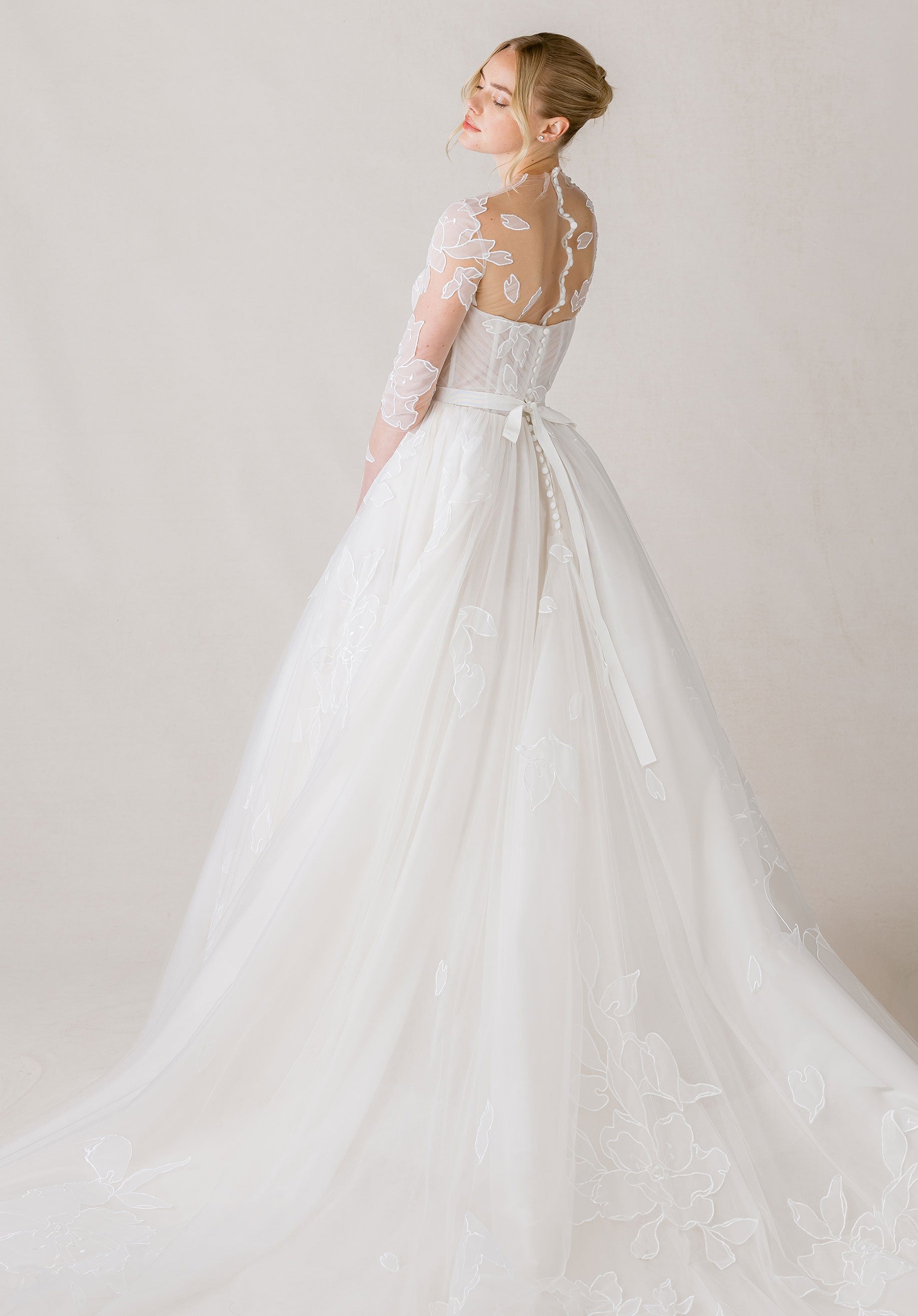 1010007 Amore Gowns product_img_1010007_gallery_img_10