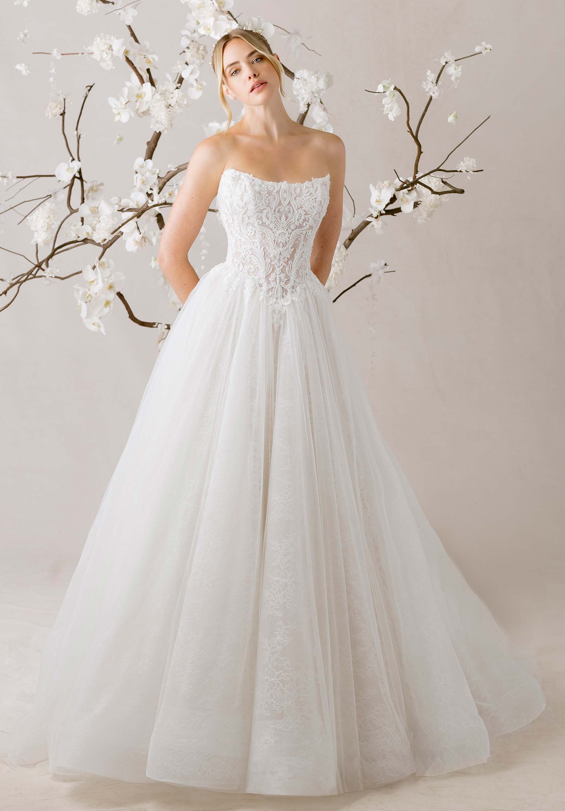 1010033 Amore Gowns product_img_1010033_gallery_img_1_c3979fec-d55b-48bd-ba81-8e5e9db02863