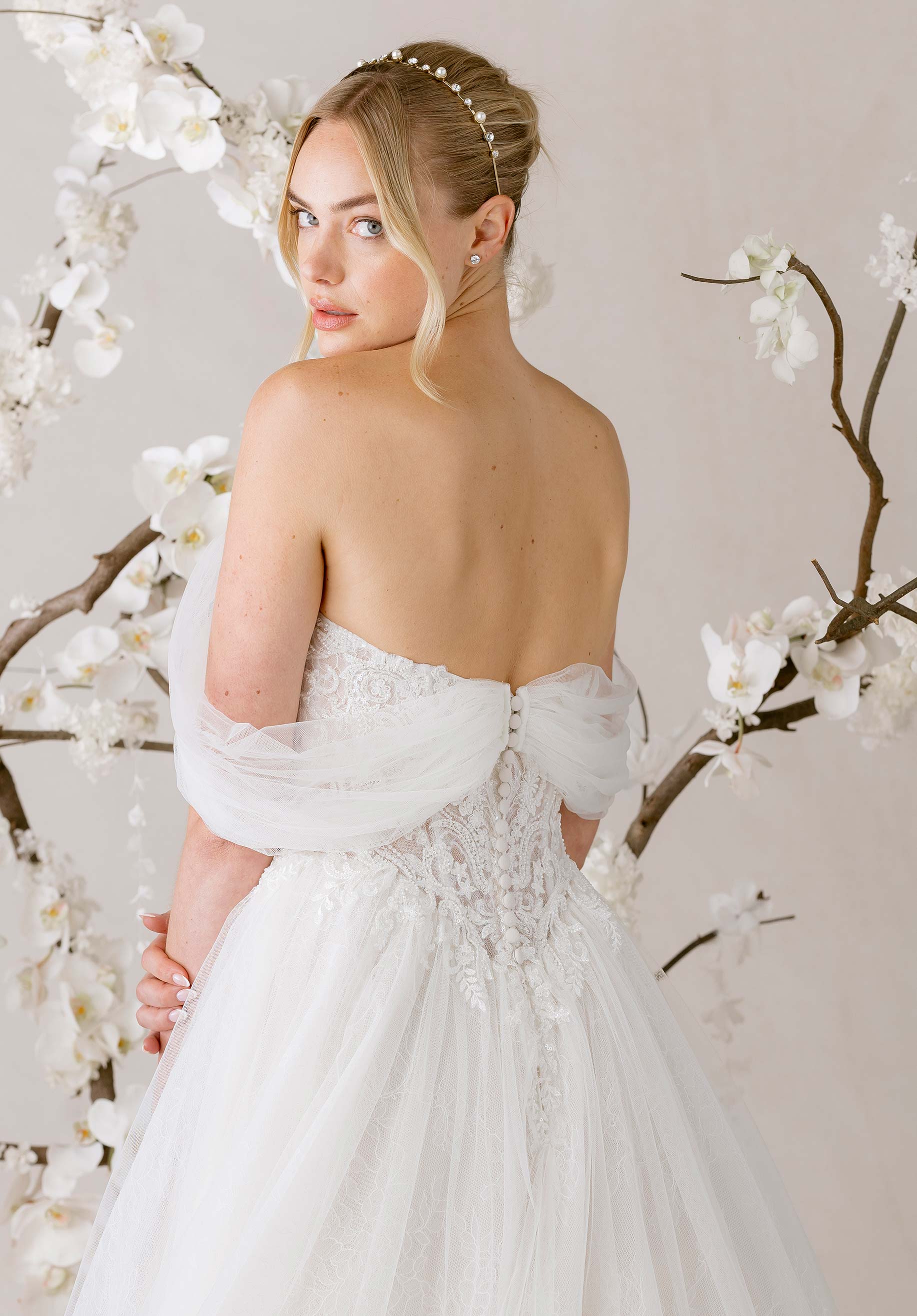 1010033 Amore Gowns product_img_1010033_gallery_img_2_6dcb2148-e043-44e8-80f0-4d37b614294f