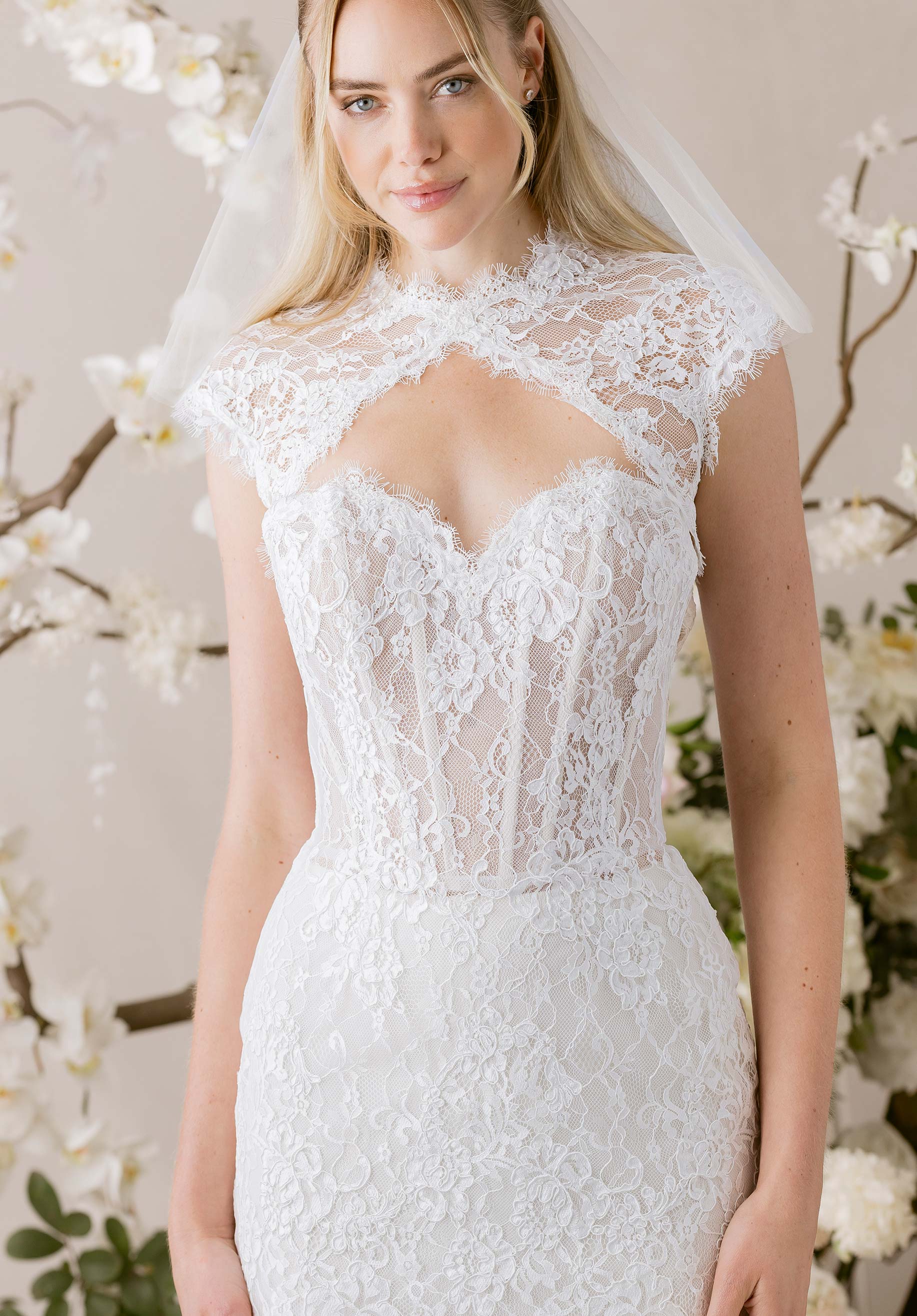 1010038 Amore Gowns product_img_1010038_gallery_img_2_03ce0020-e9d7-46fb-8f35-9d2959a7d671