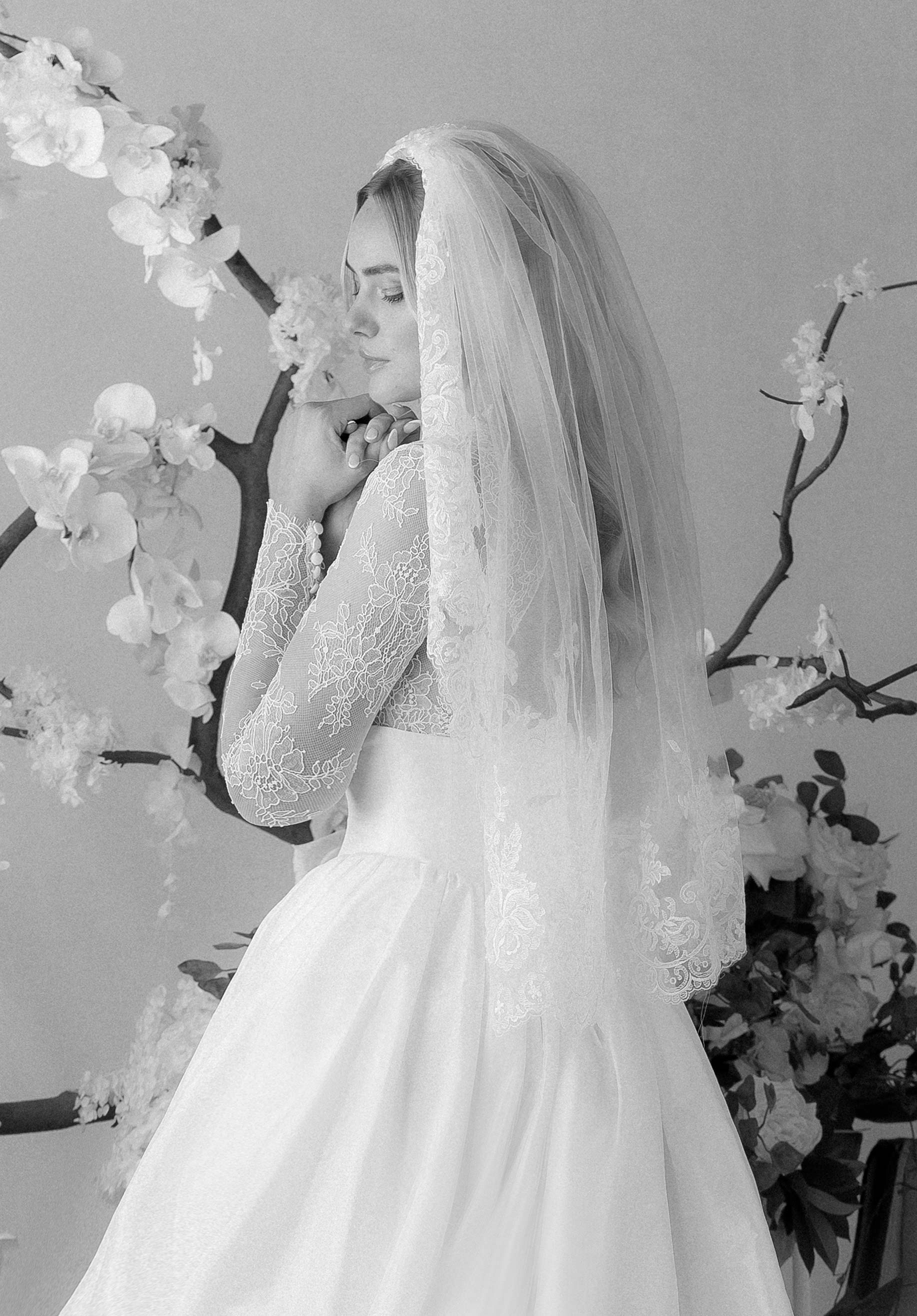 1010043 Amore Gowns product_img_1010043_gallery_img_4_667de453-8c46-4954-bc96-4851100f7402