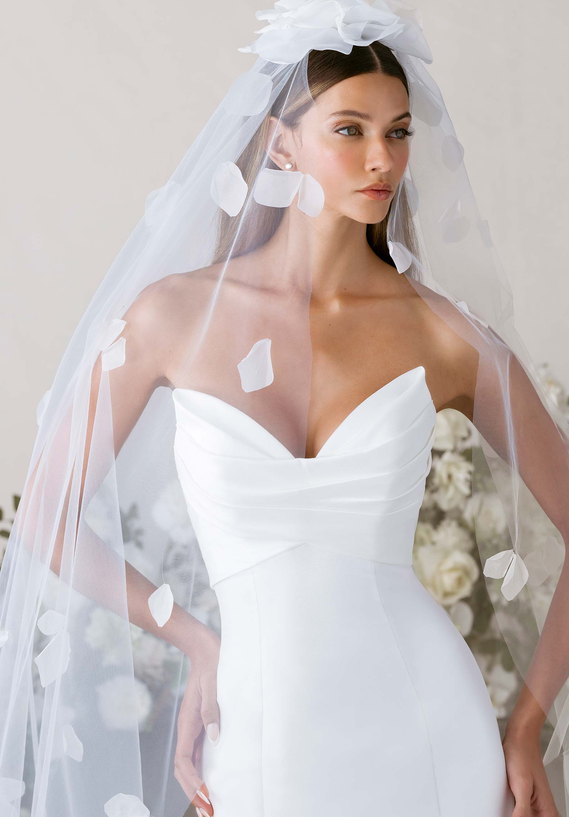 1010054 Amore Gowns product_img_1010054_gallery_img_1_1d6c9e43-857a-427c-9a18-d867f5759650