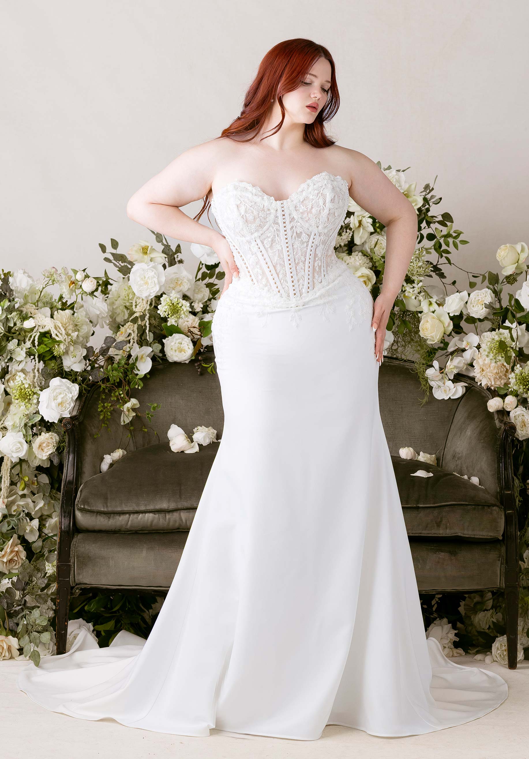 1020000 Amore Gowns product_img_1020000_gallery_img_2_41d76925-61e0-481d-aa77-6bc307ec3ed6