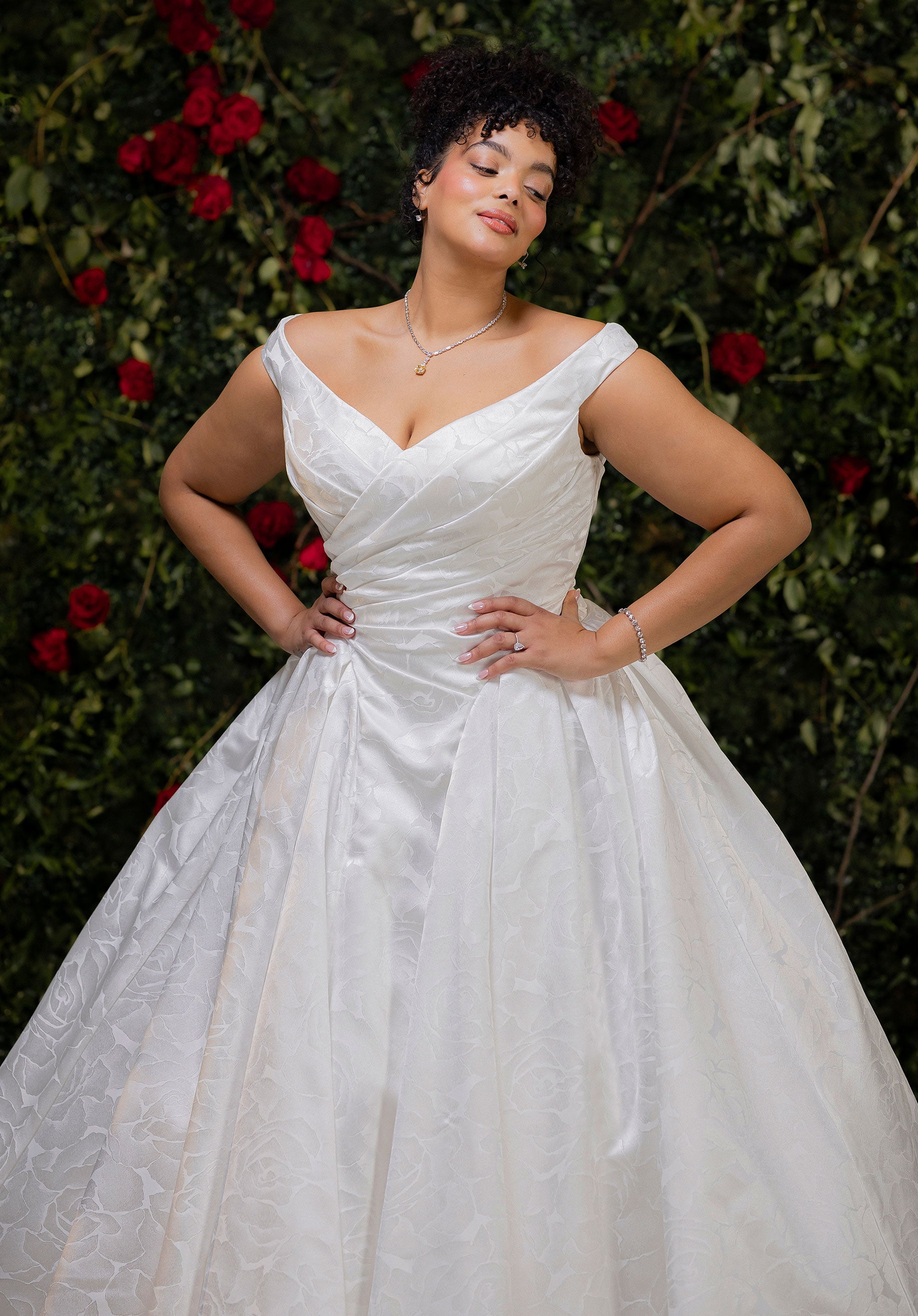 Thane Wedding Dress Amore Gowns product_img_1020015_gallery_img_1