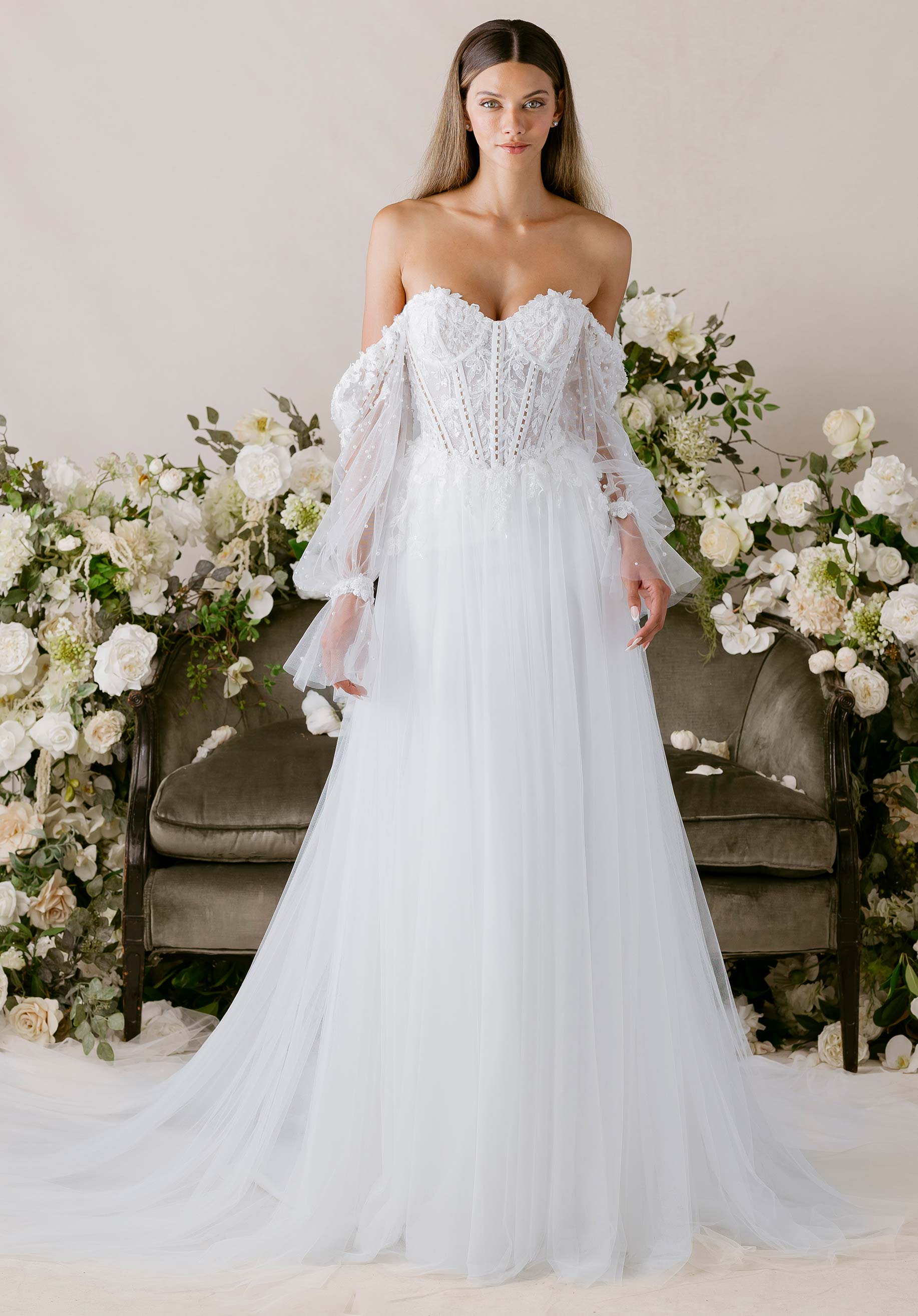 1050000 Amore Gowns product_img_1050000_feature_img_09d00877-bf95-47e9-b12d-b9765100d9e7