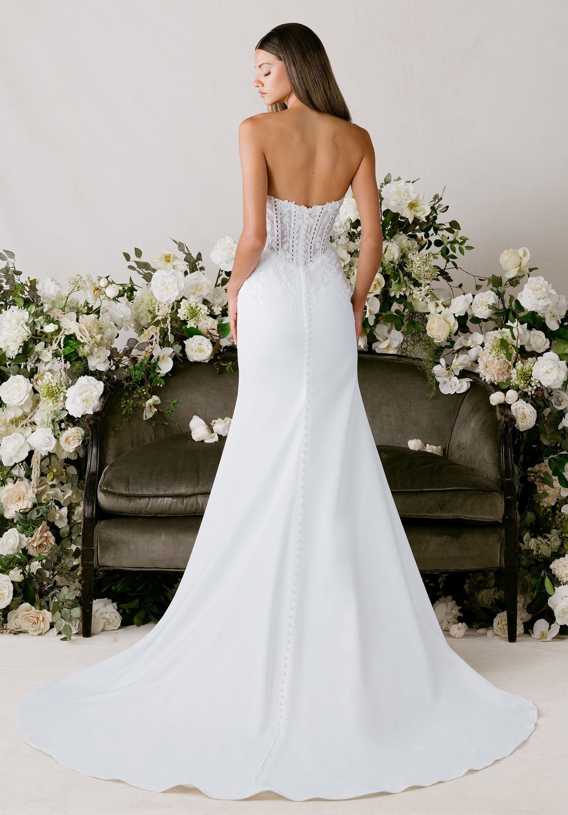 1050000 Amore Gowns product_img_1050000_gallery_img_5_b4c745d2-e85e-4bdf-817d-e45302a2ebf9