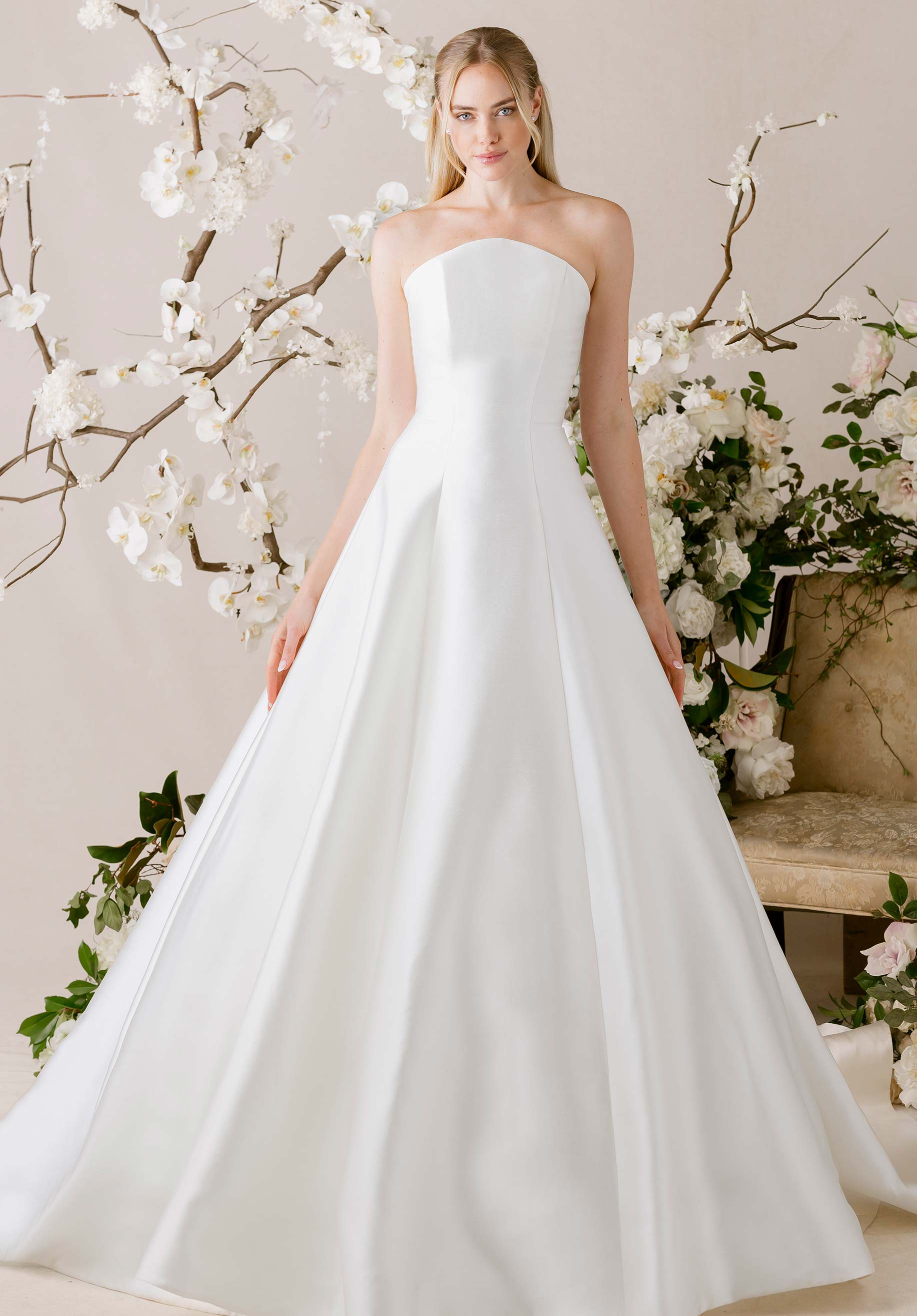 1050012 Amore Gowns product_img_1050012_feature_img_477a4115-0cd8-4a9e-a4e4-9067e15bbc74