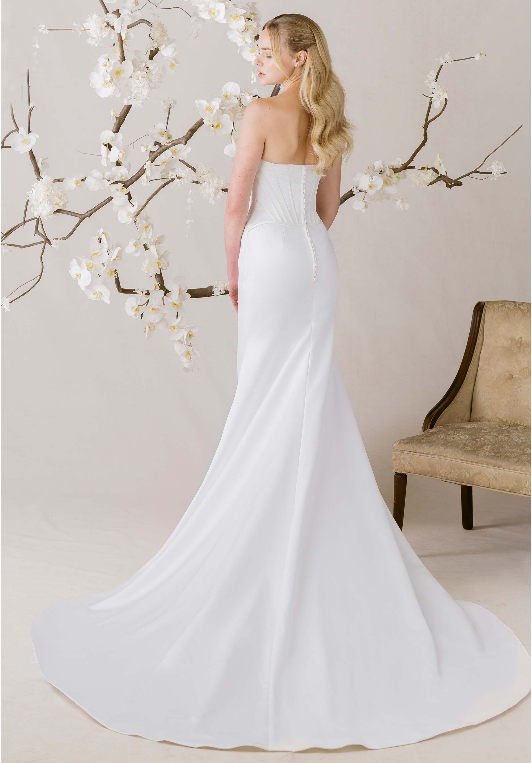 1050015 Amore Gowns product_img_1050015_gallery_img_4_82a054c4-66c8-48f5-ab75-7fc0c9467b9b