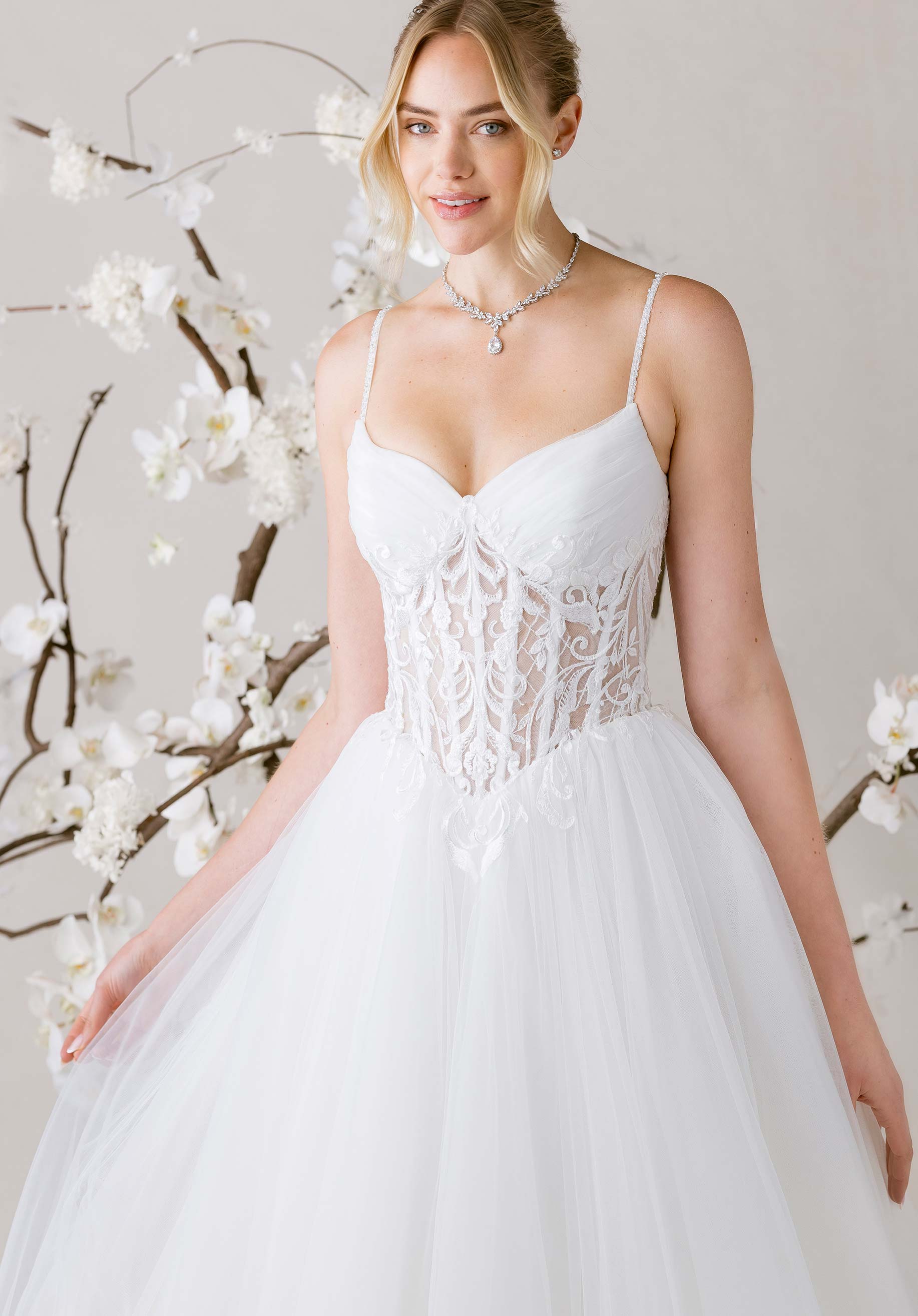 1050022 Amore Gowns product_img_1050022_gallery_img_1_224f9857-3824-4bc7-92e7-b0aa9dfd09ff