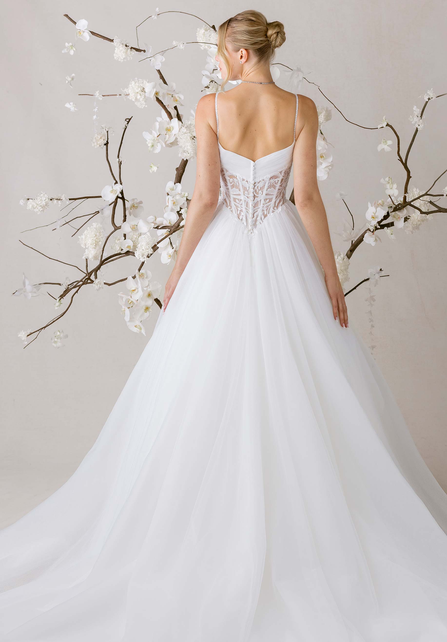 1050022 Amore Gowns product_img_1050022_gallery_img_2_3d131509-5daf-4427-b96d-e00e00ae9526