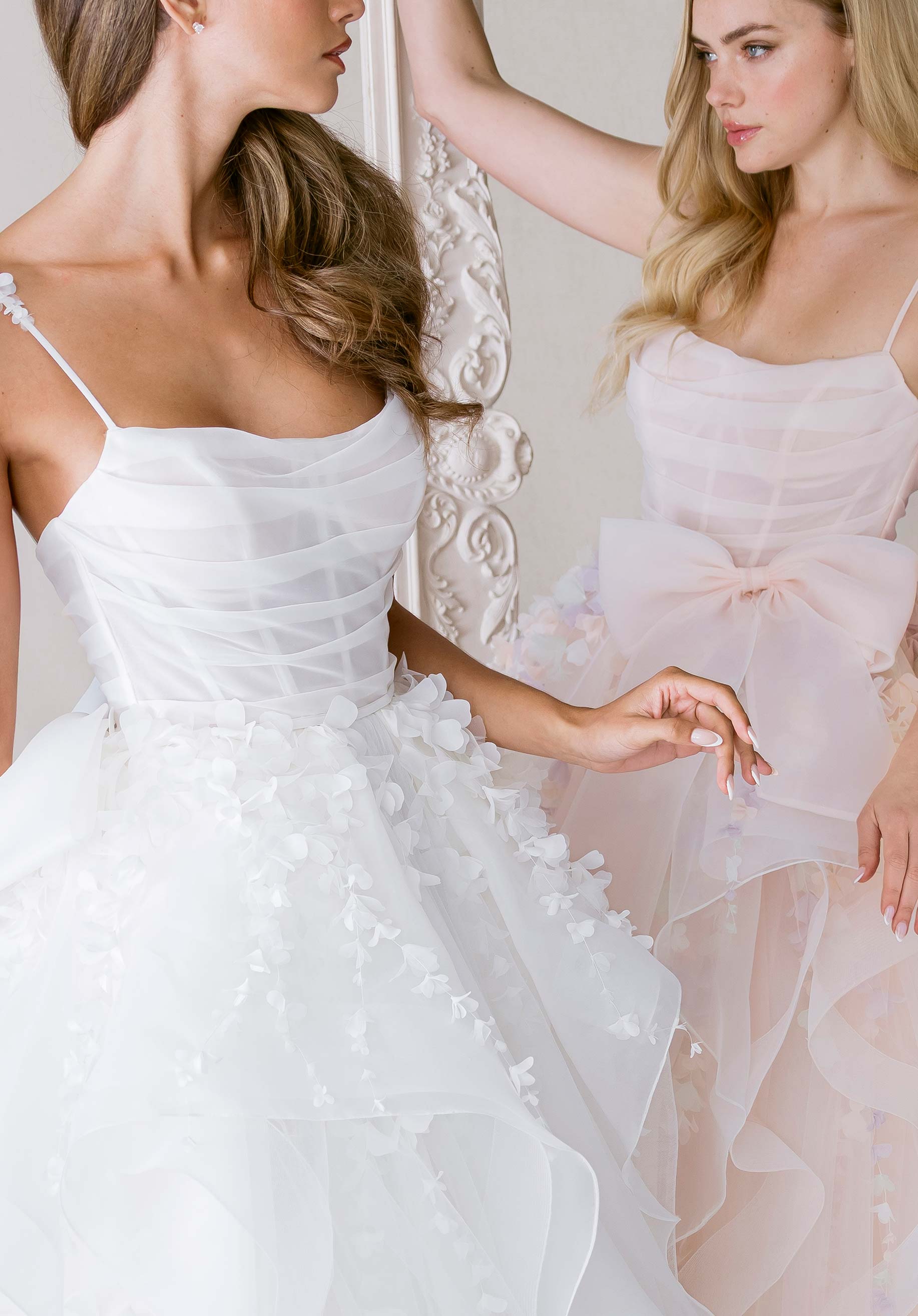 1050024 Amore Gowns product_img_1050024_gallery_img_4_5146dcd1-3628-44c1-b05b-04831349857f